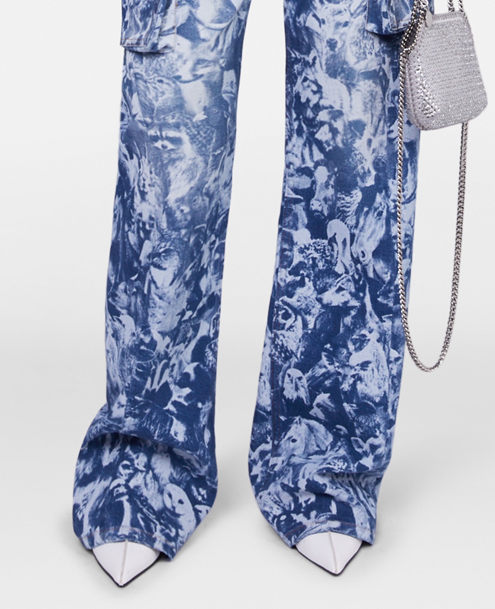 Animal Forest Print Cargo Jeans - 4