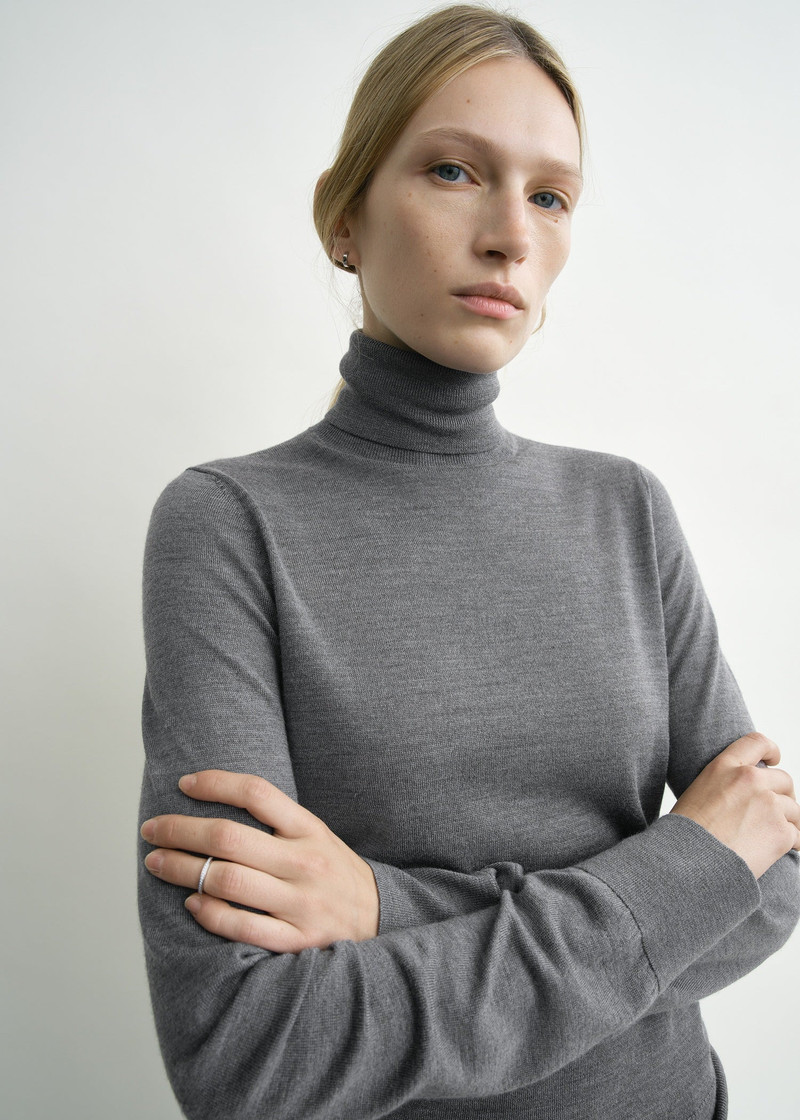 Fine turtleneck charcoal 1