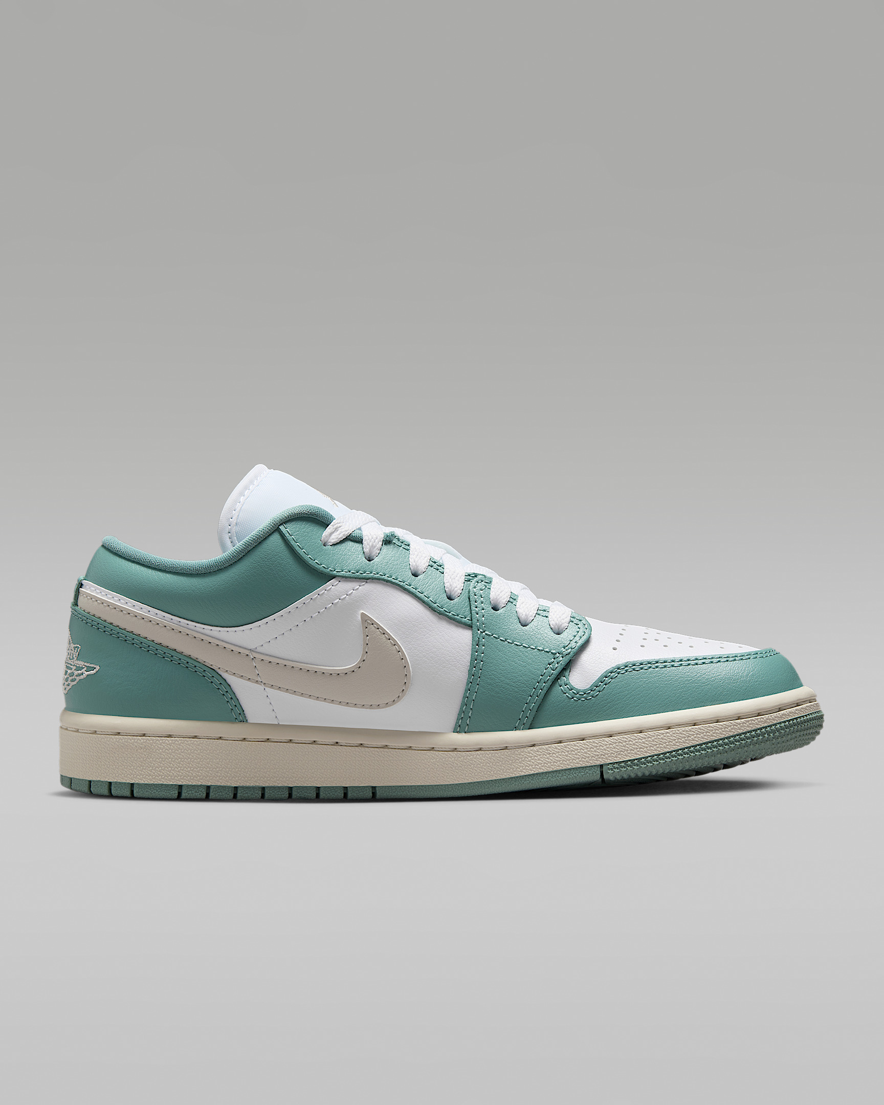 Air Jordan 1 Low Women's Shoes - 3