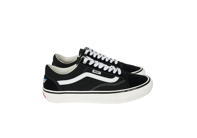 PALACE VANS SKATE OLD SKOOL BLACK / WHITE 2