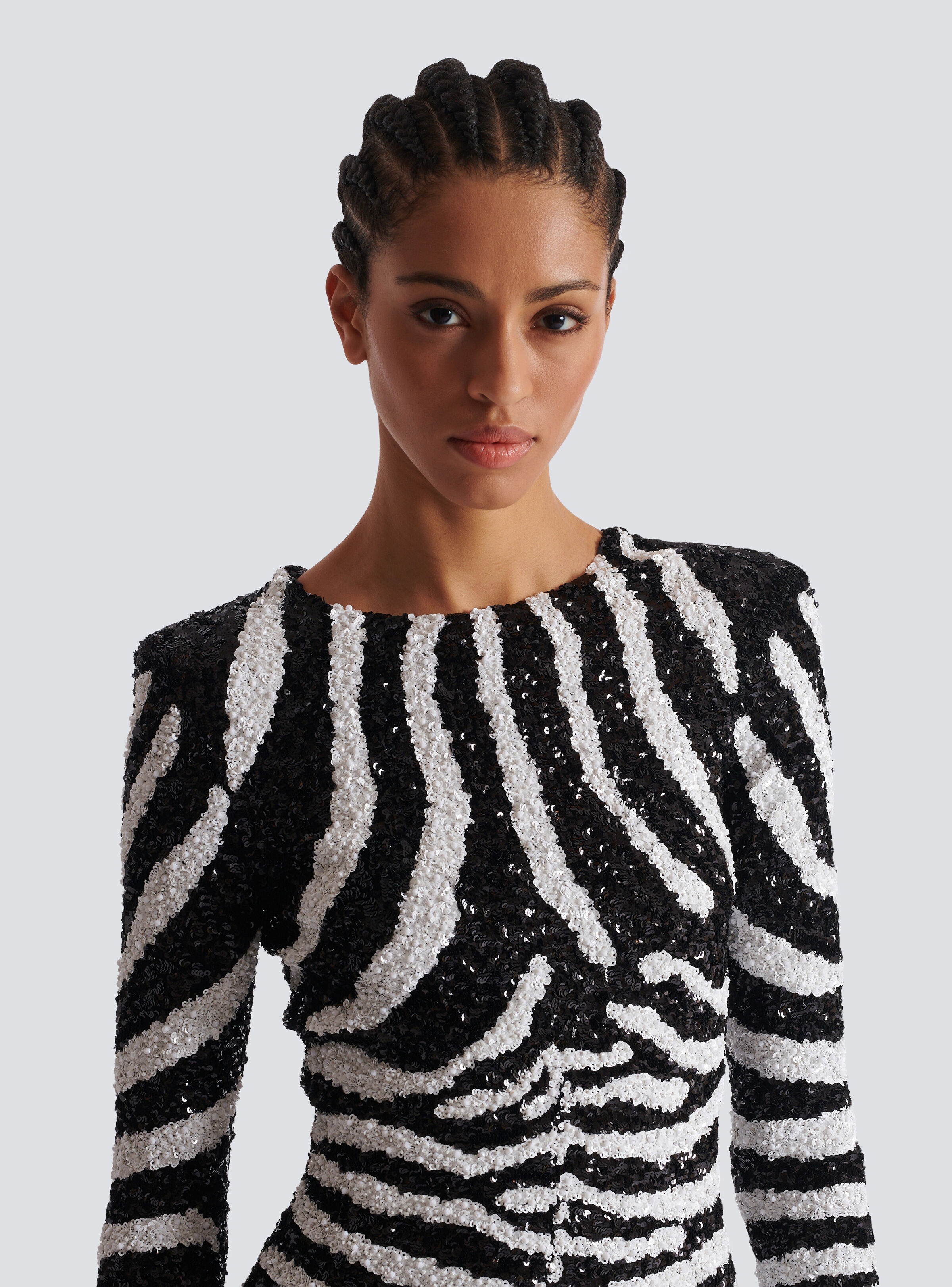 Short two-tone zebra sequin dress - 7