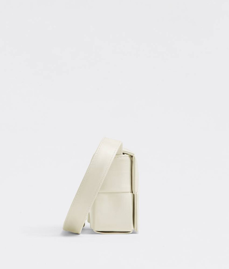 Bottega Veneta cassette outlook