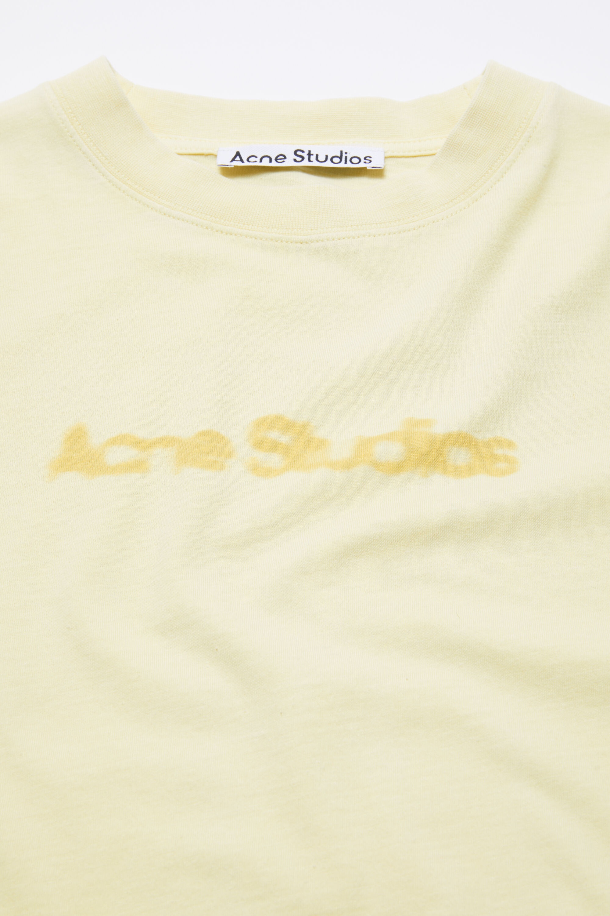 Blurred logo t-shirt - Relaxed unisex fit - Pale yellow - 4