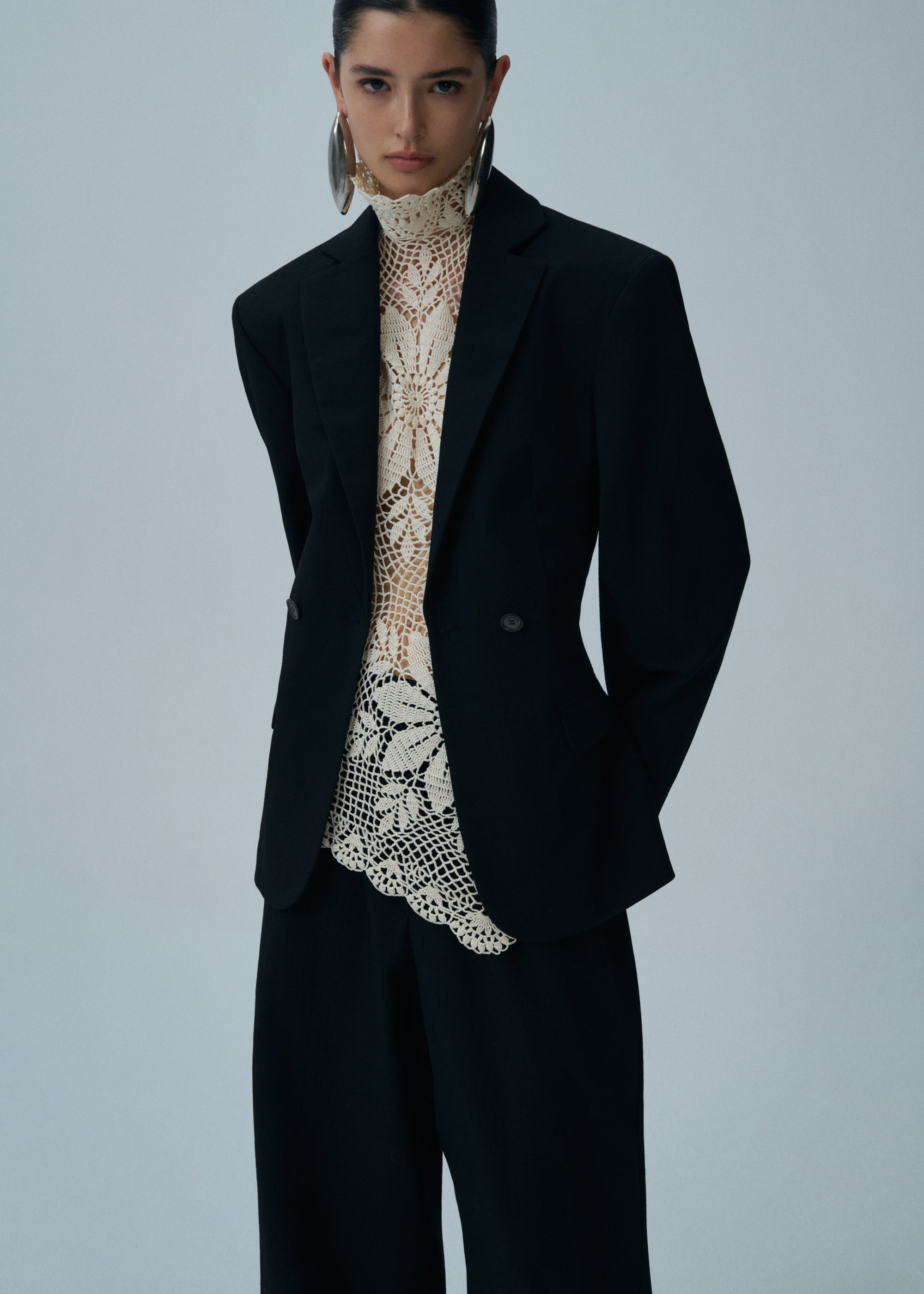 Wool hourglass blazer in black - 5