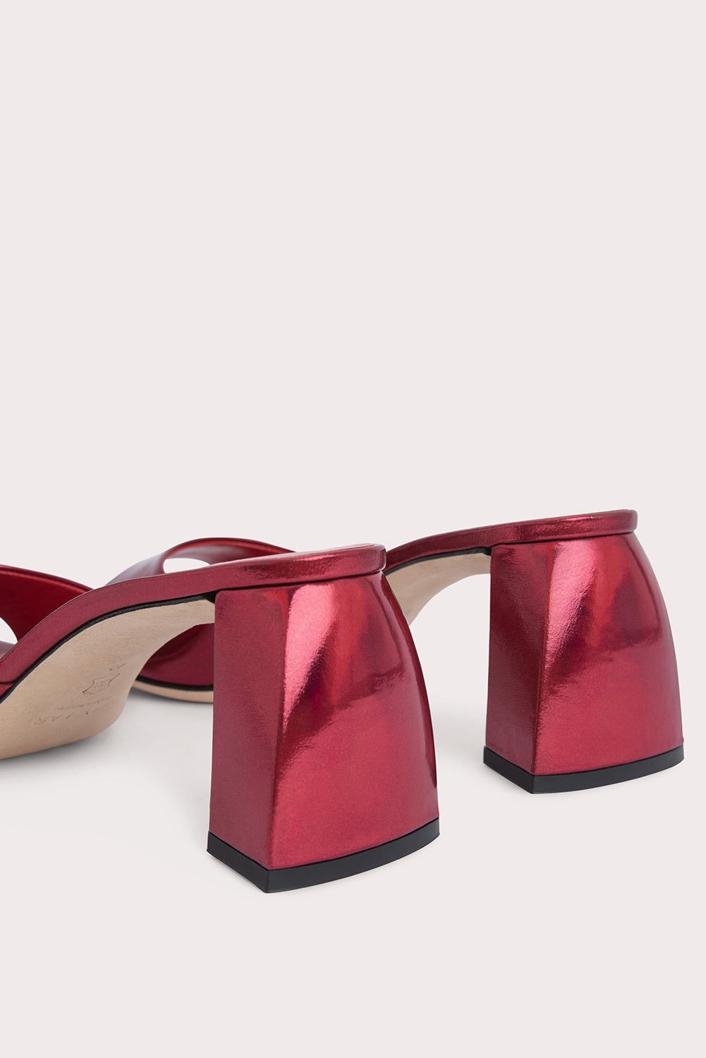 Romy Red Iridescent Lac - 5