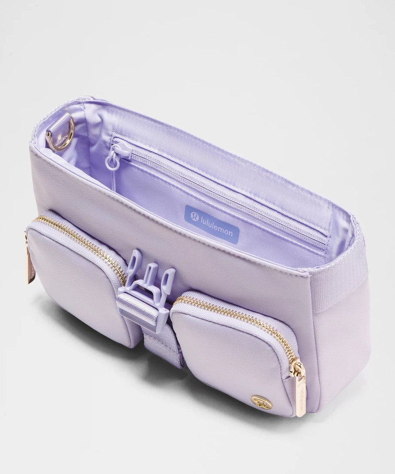 Wunderlust Multi-Pocket Crossbody Bag 3L 3