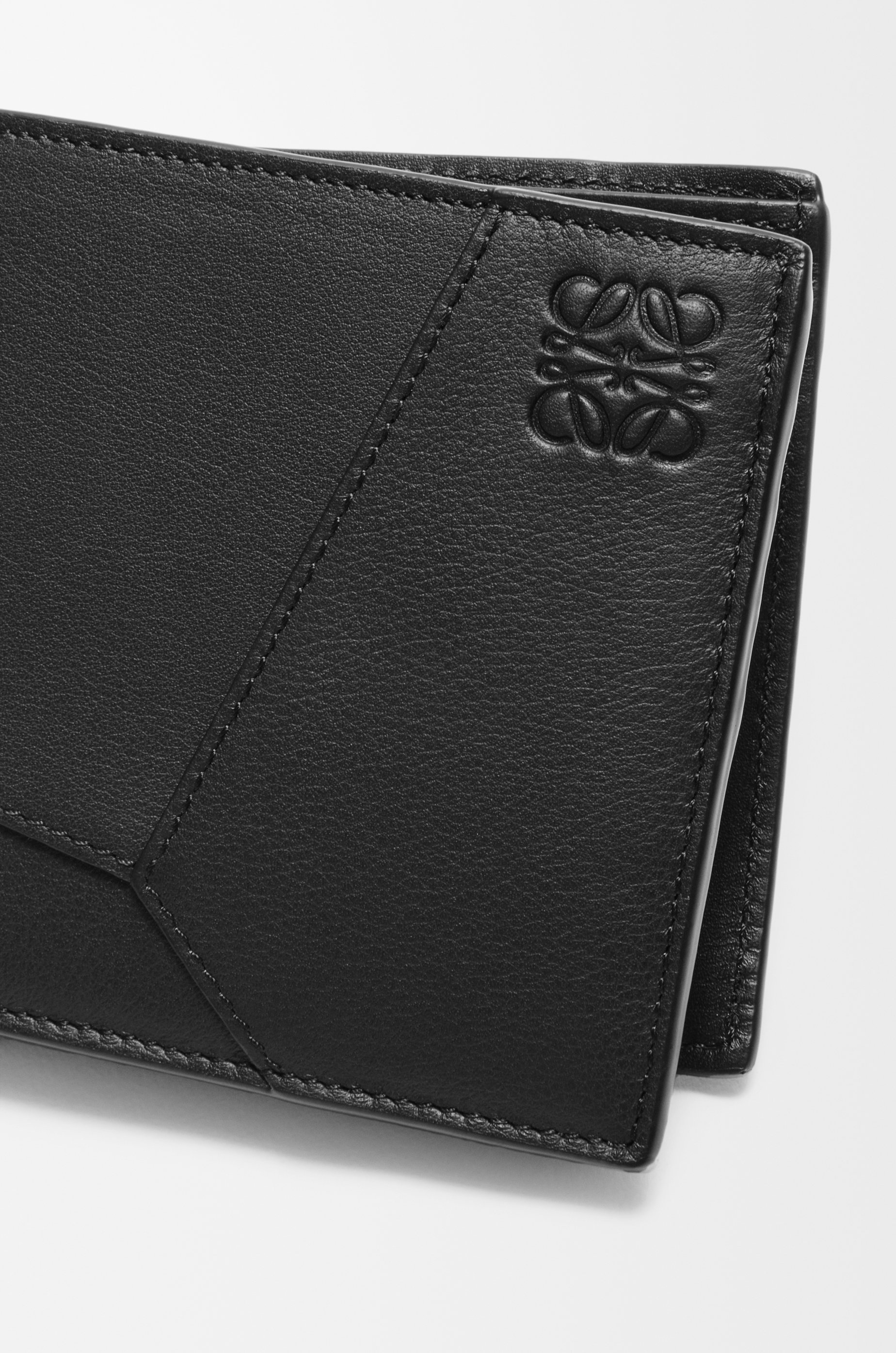Puzzle bifold coin wallet in classic calfskin - 5
