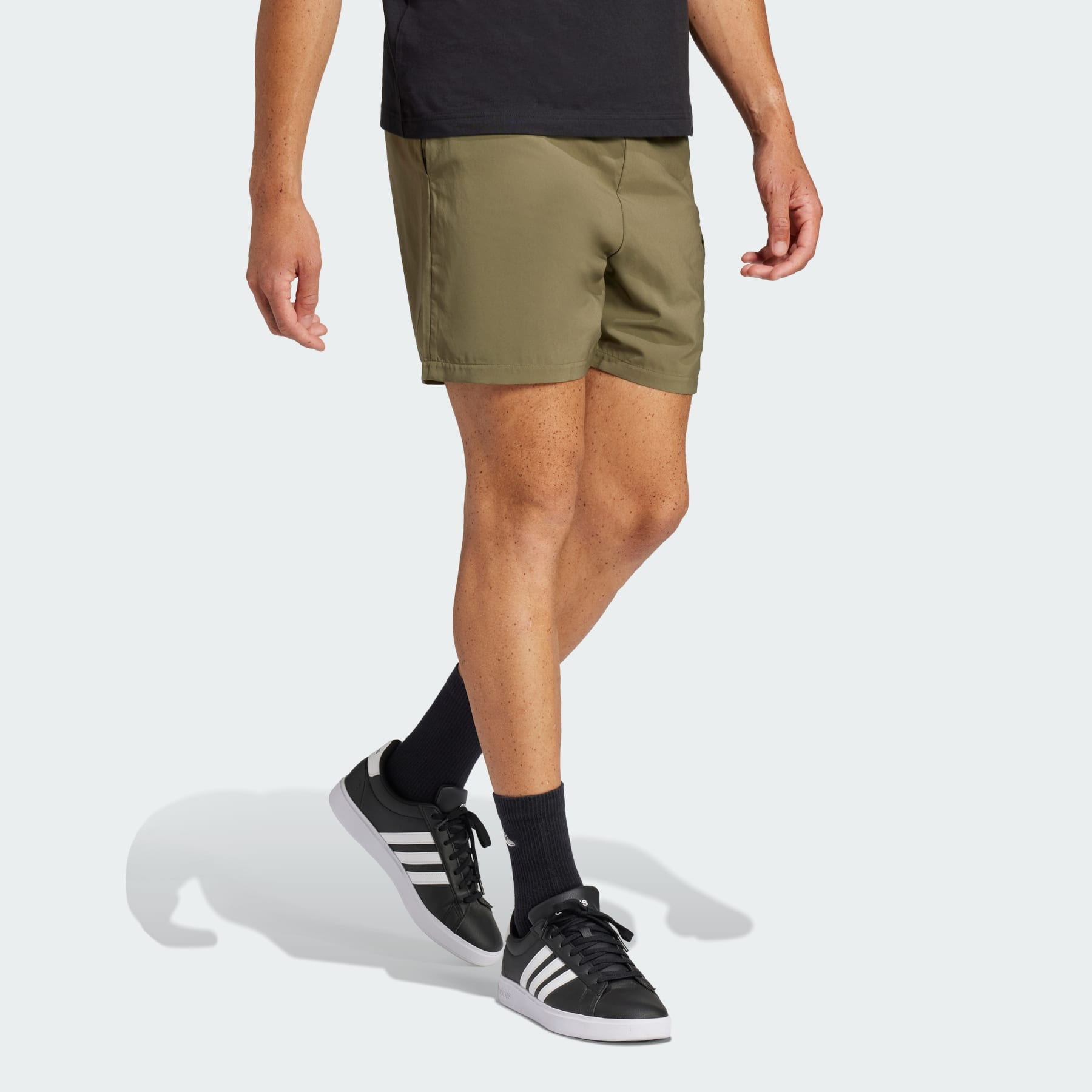 Essentials Small Logo Cargo Chelsea Shorts - 4