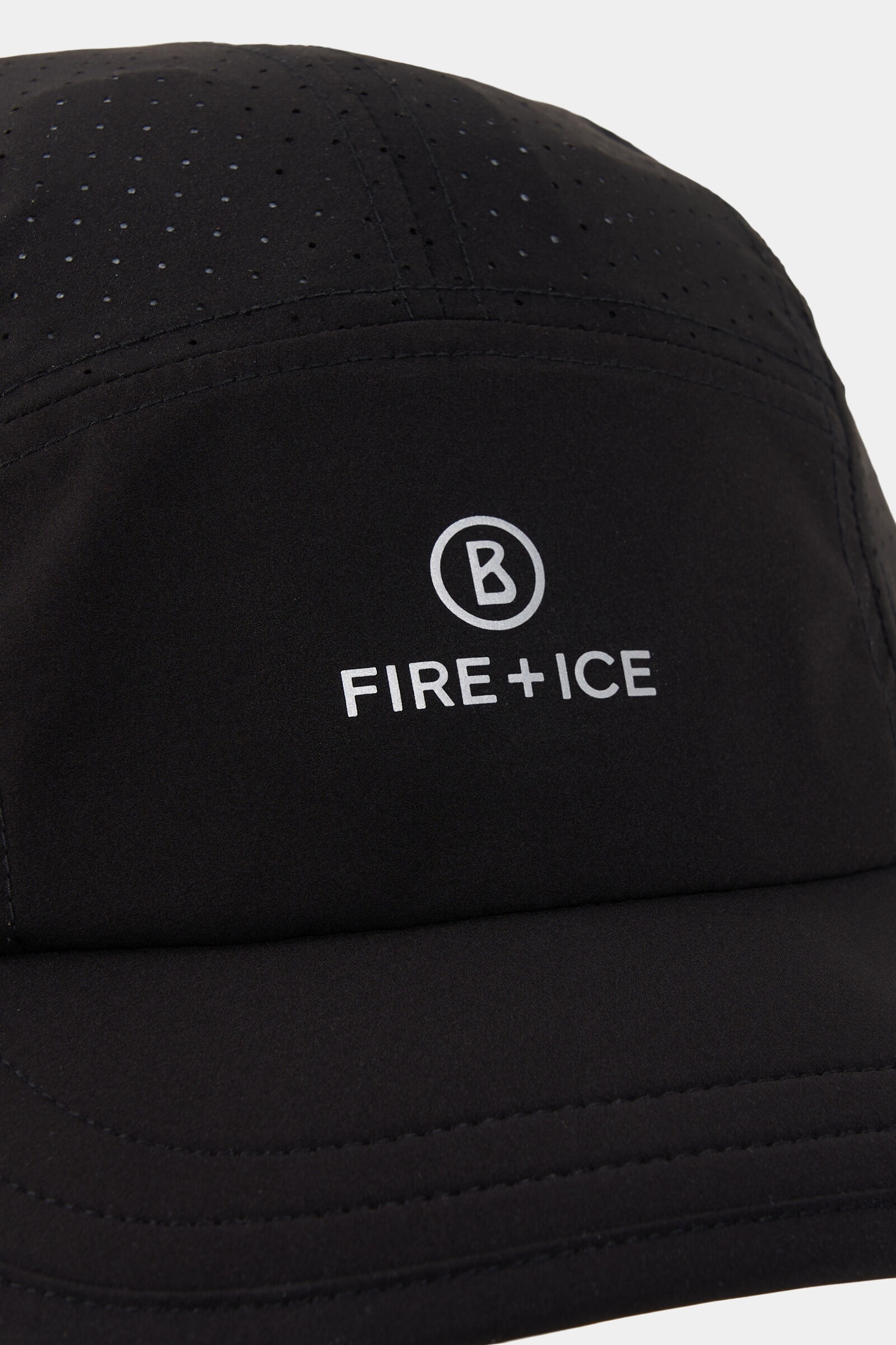 Cap Reign in Black - 4