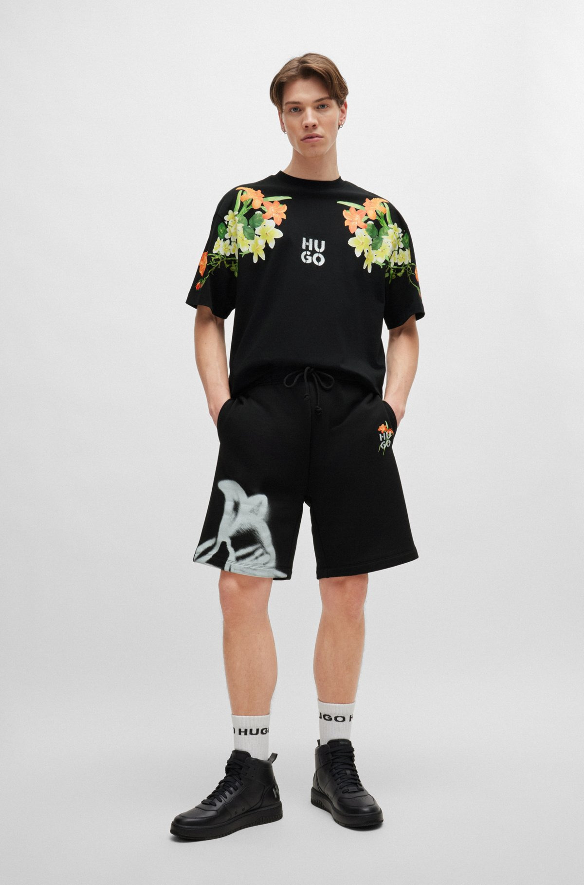 RELAXED-FIT SHORTS WITH FLORAL ARTWORK - 4