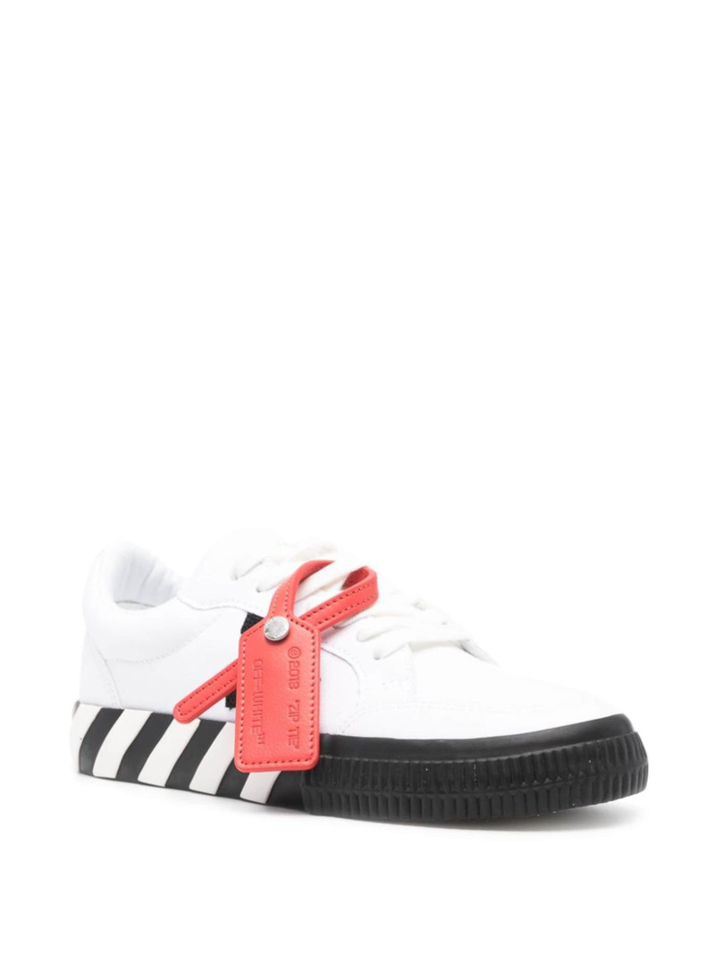 Off-White Low Vulcanized sneakers outlook