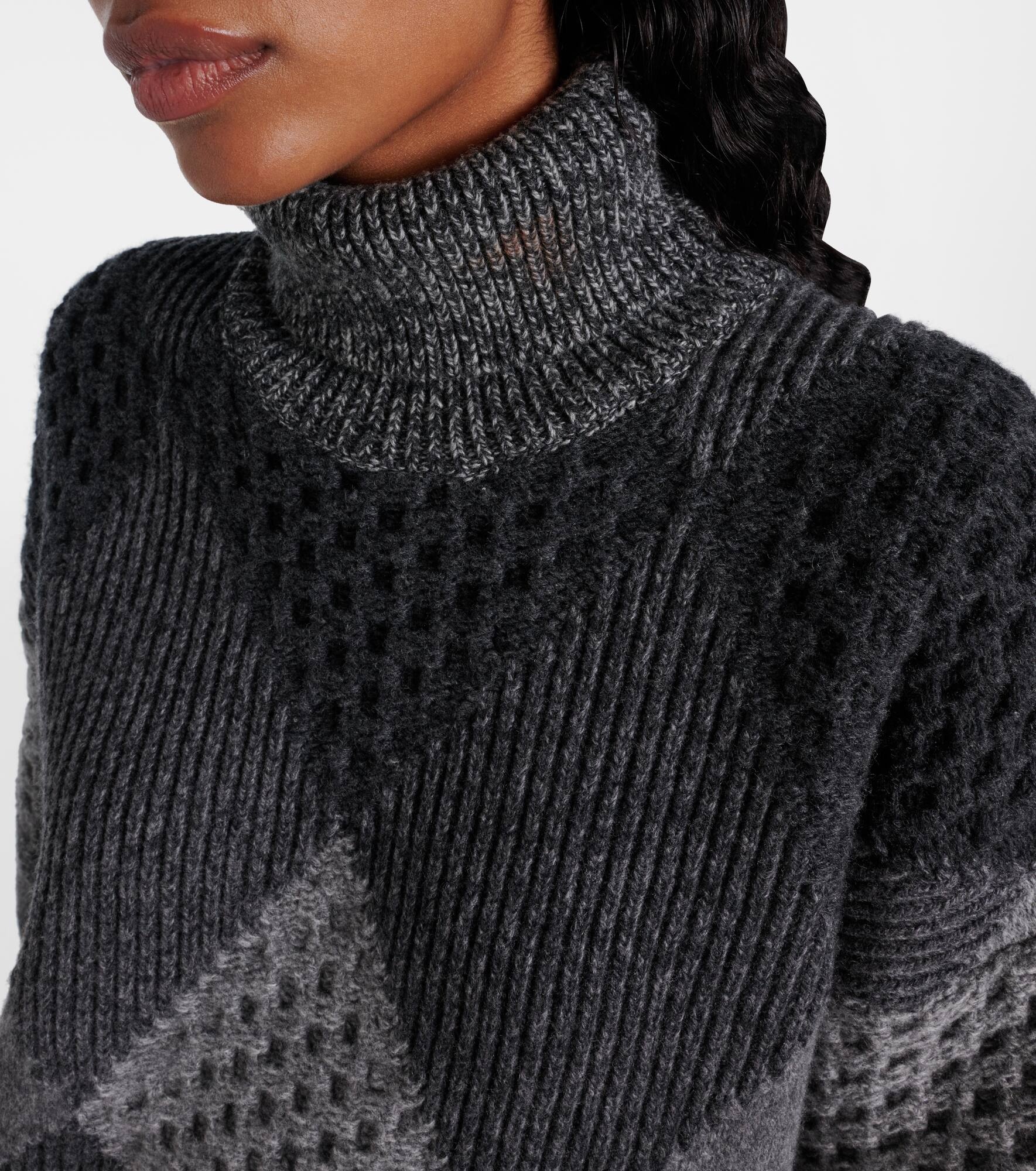 Virgin wool turtleneck sweater - 4
