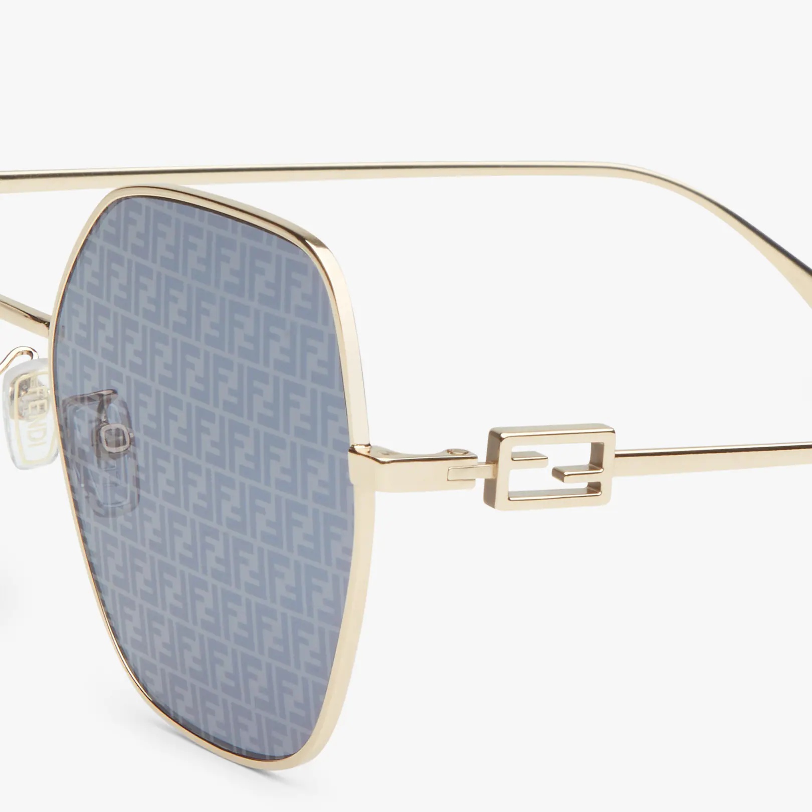 Sunglasses with gray lenses - 3