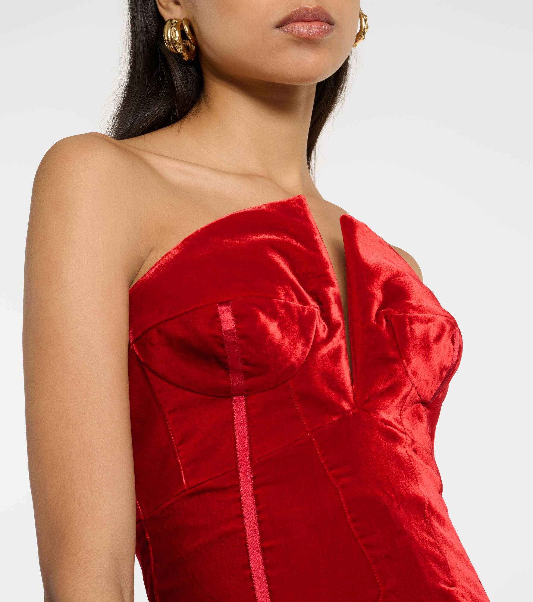 Strapless velvet gown - 4