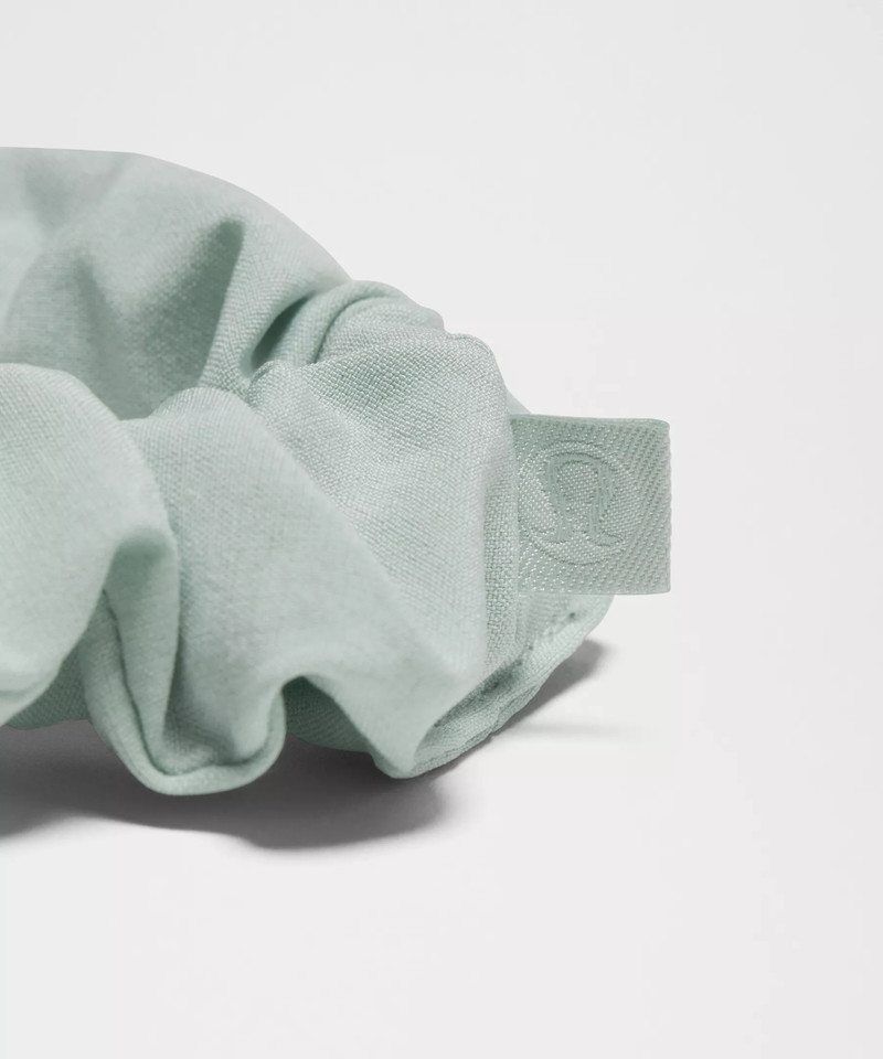lululemon Uplifting Scrunchies *7 Pack outlook