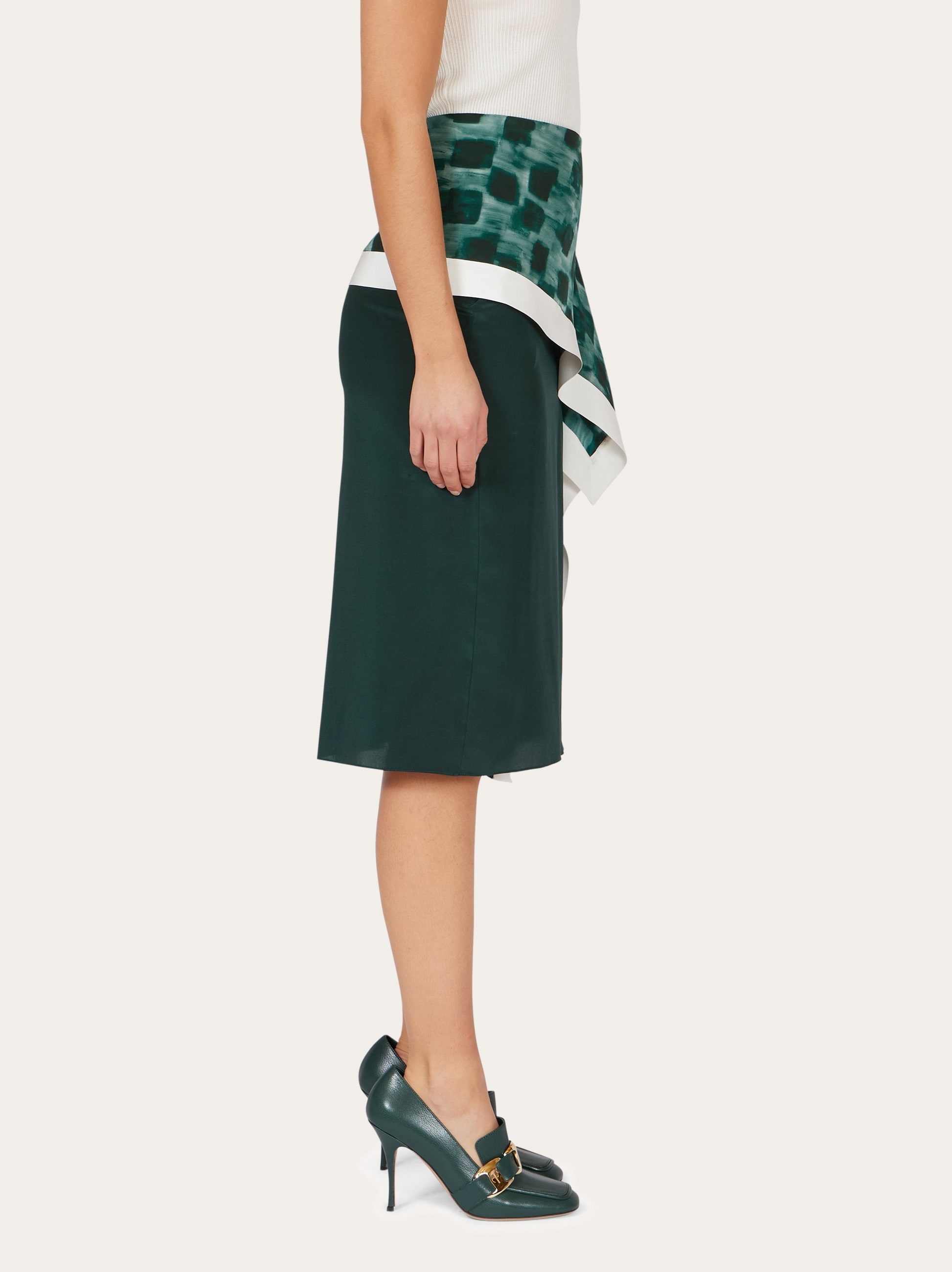 Asymmetric skirt with peplum detail - 3