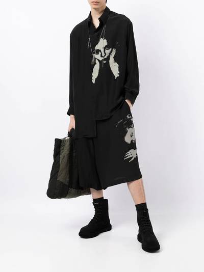 Yohji Yamamoto graphic-print midi skirt outlook