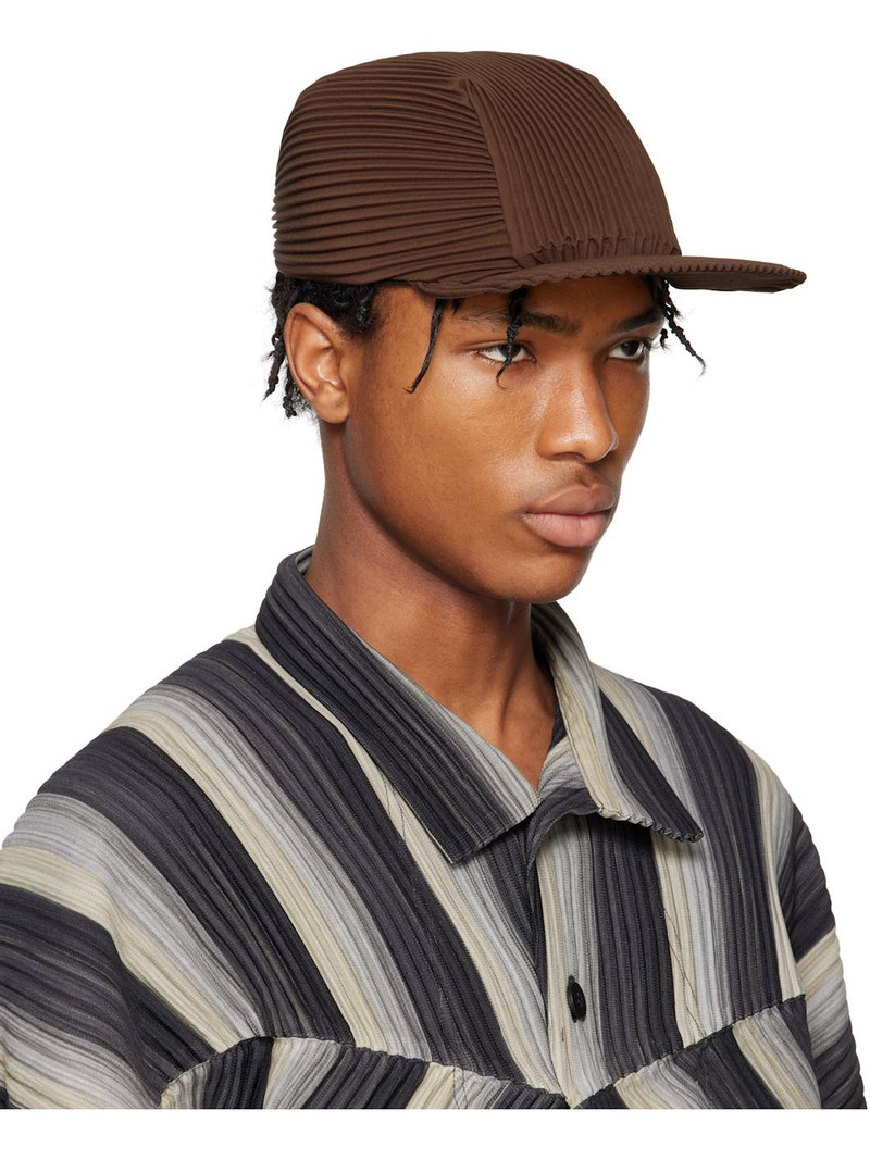 ISSEY MIYAKE Brown Pleats Cap outlook