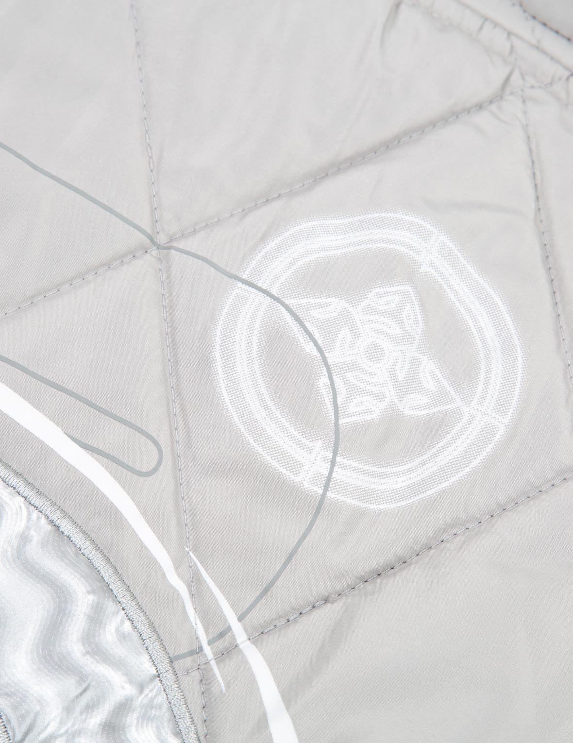Seagull Appliqué Quilted Coat - 17