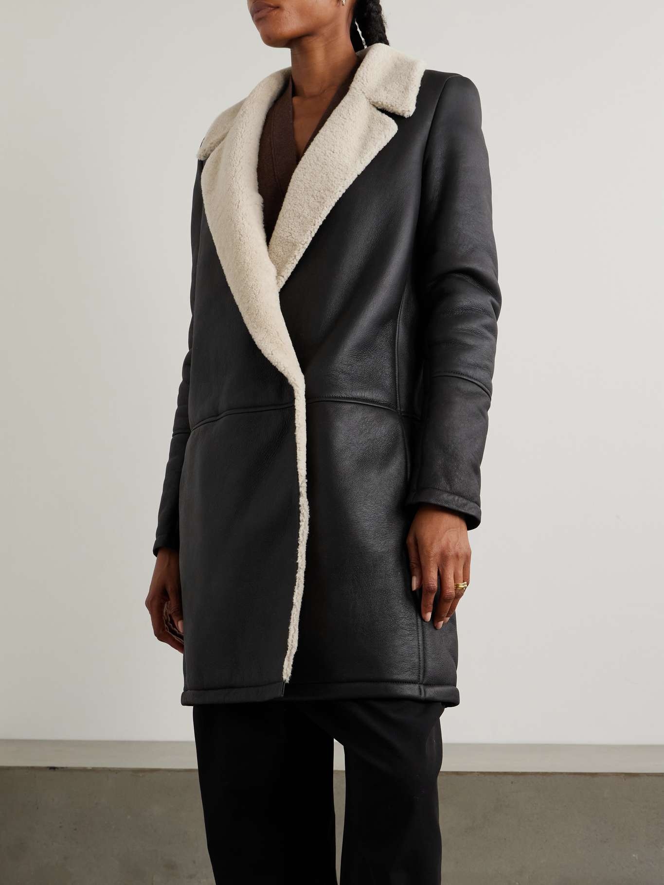 Double-breasted shearling coat - 3