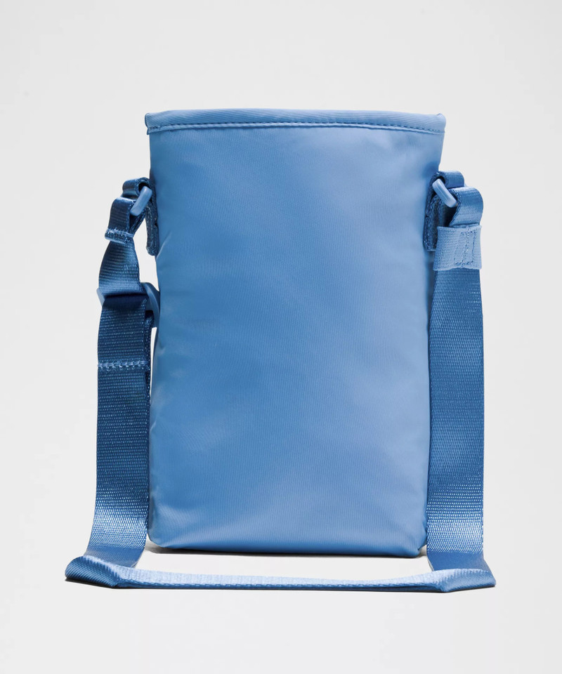 Water Bottle Crossbody with Front Pocket 2L 3