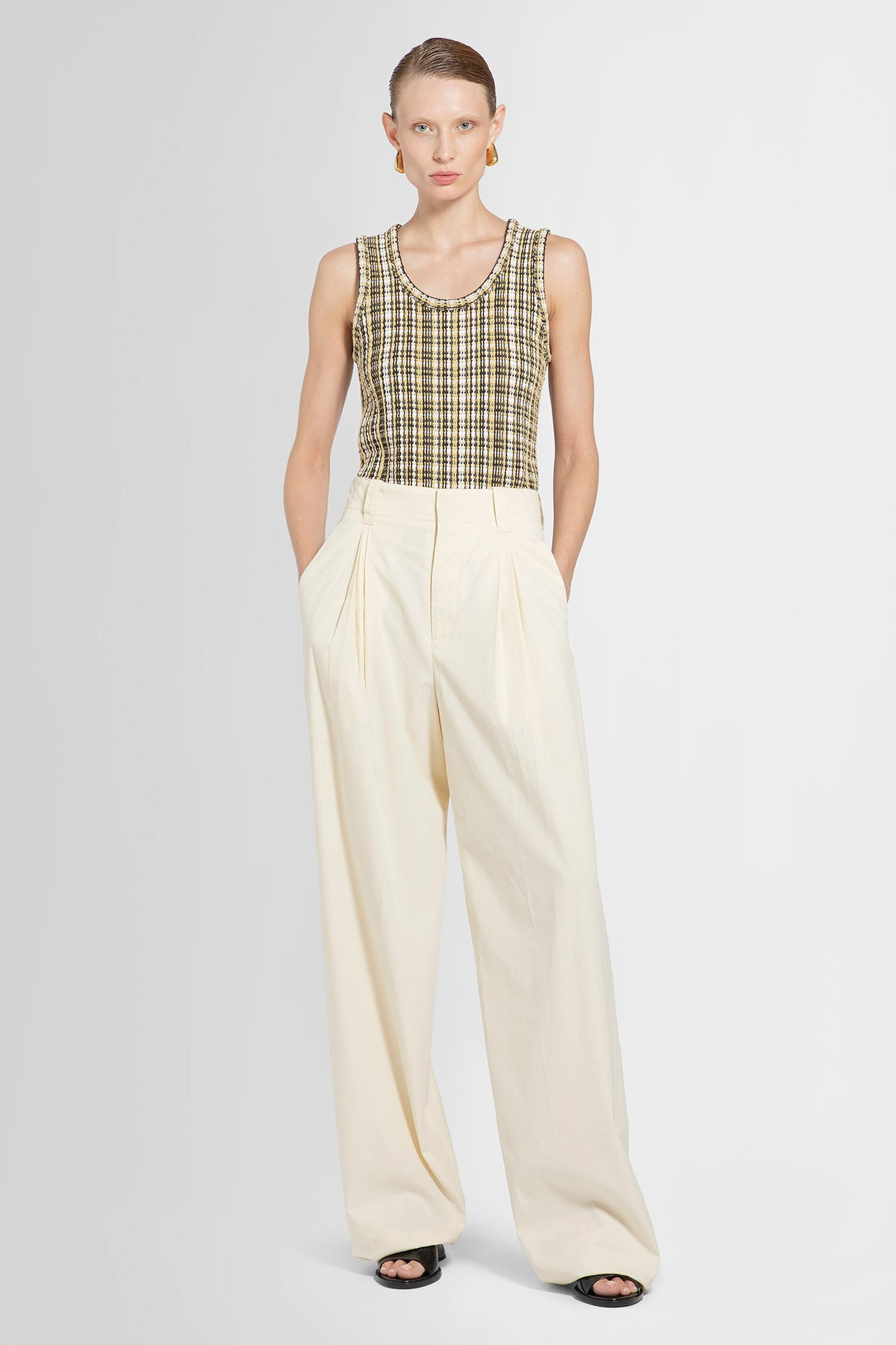 High-Waisted-Darted-Wide-Leg-Trousers - 4