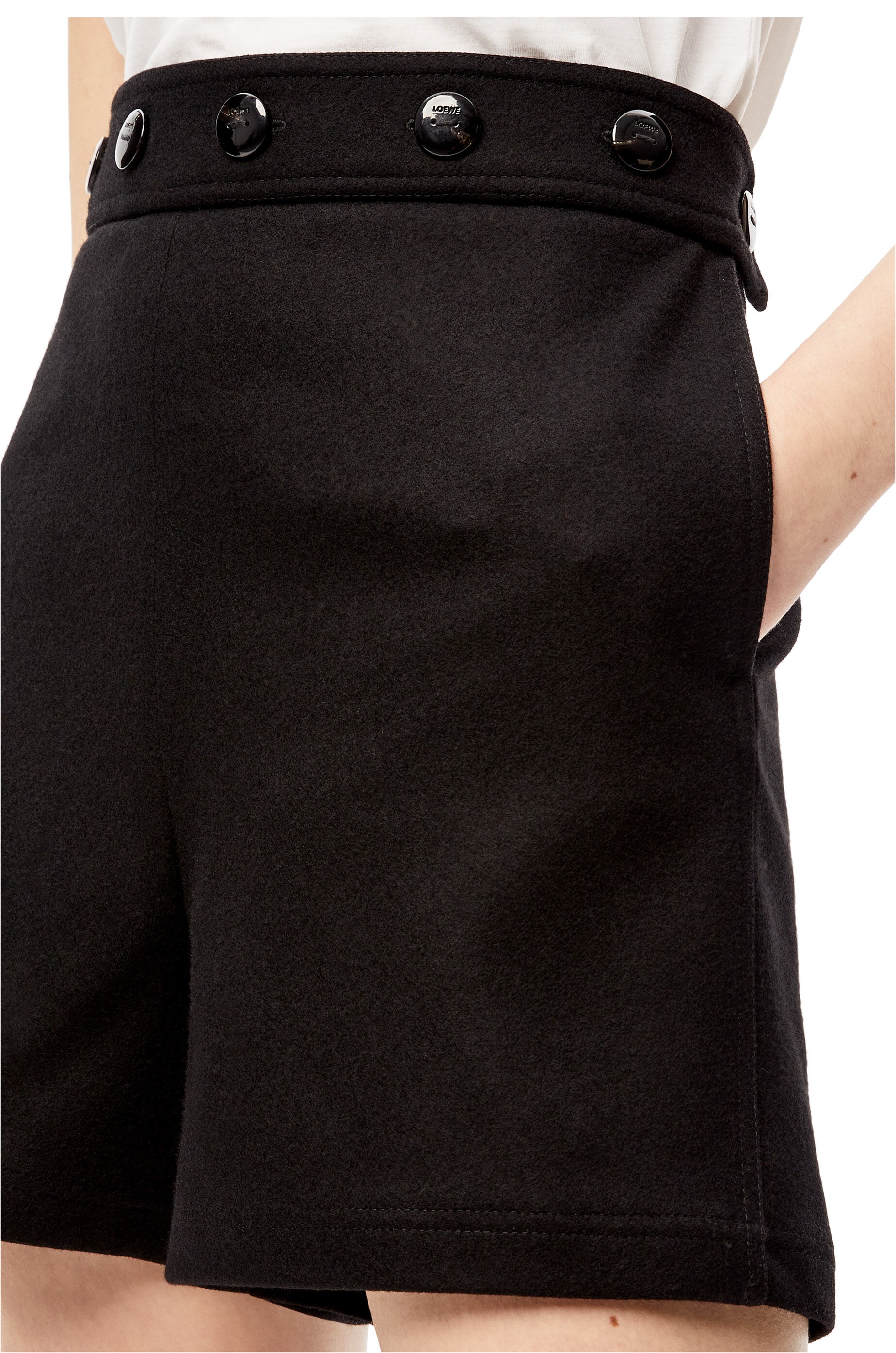 Button shorts in wool - 5