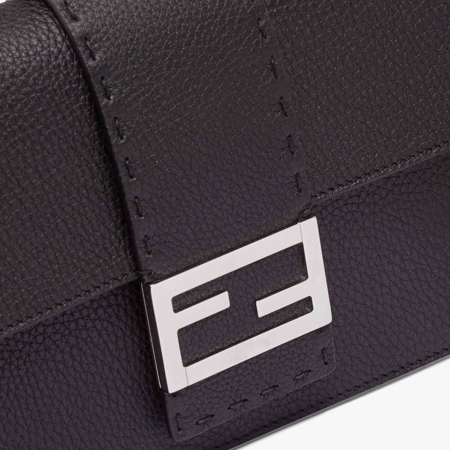 Black calfskin pochette - 4