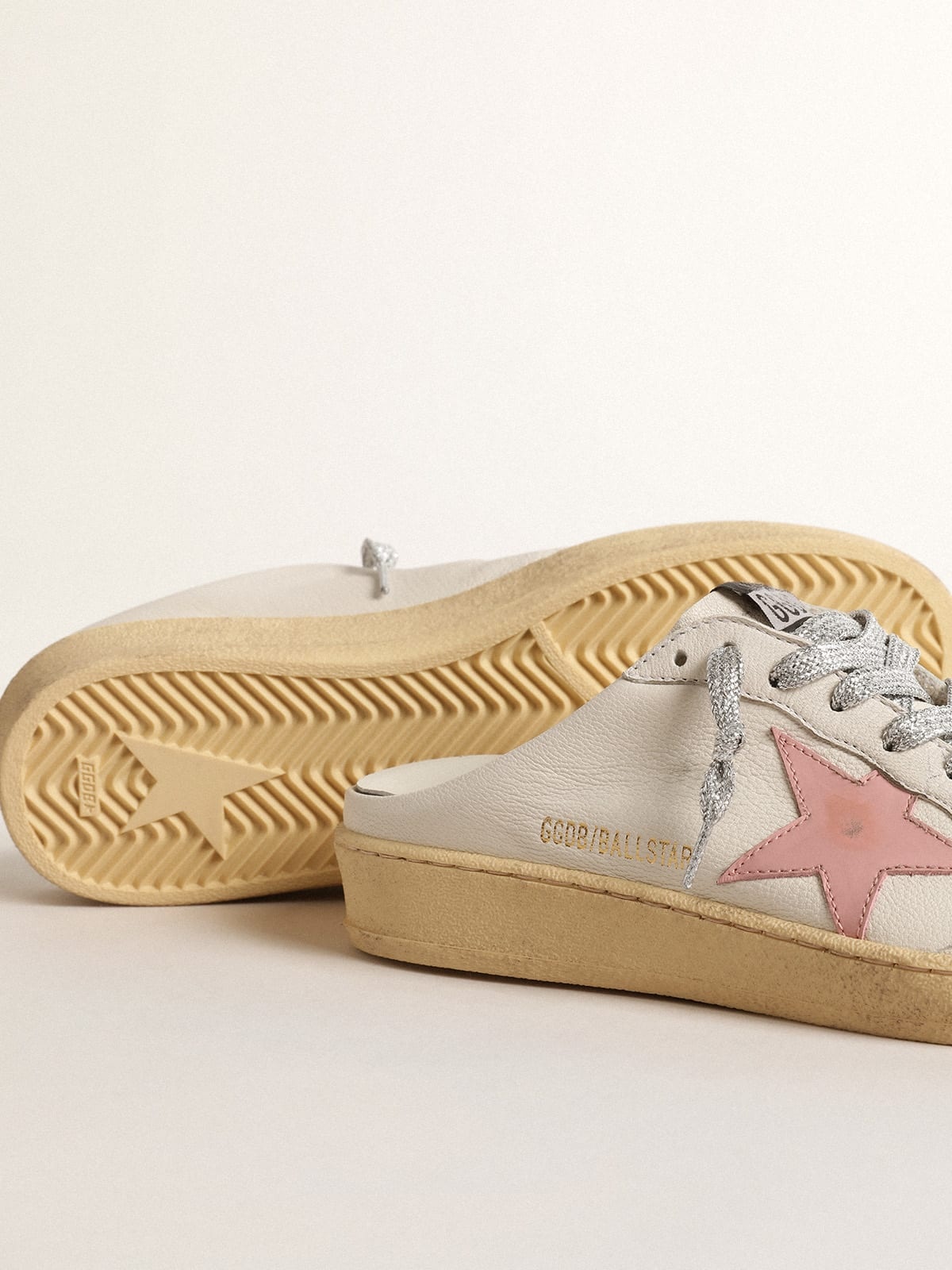 Ball Star Sabots in white nappa with an old-rose leather star - 3