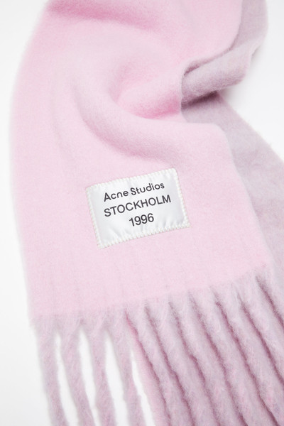 Acne Studios Fringed scarf logo label - Pink/lilac outlook