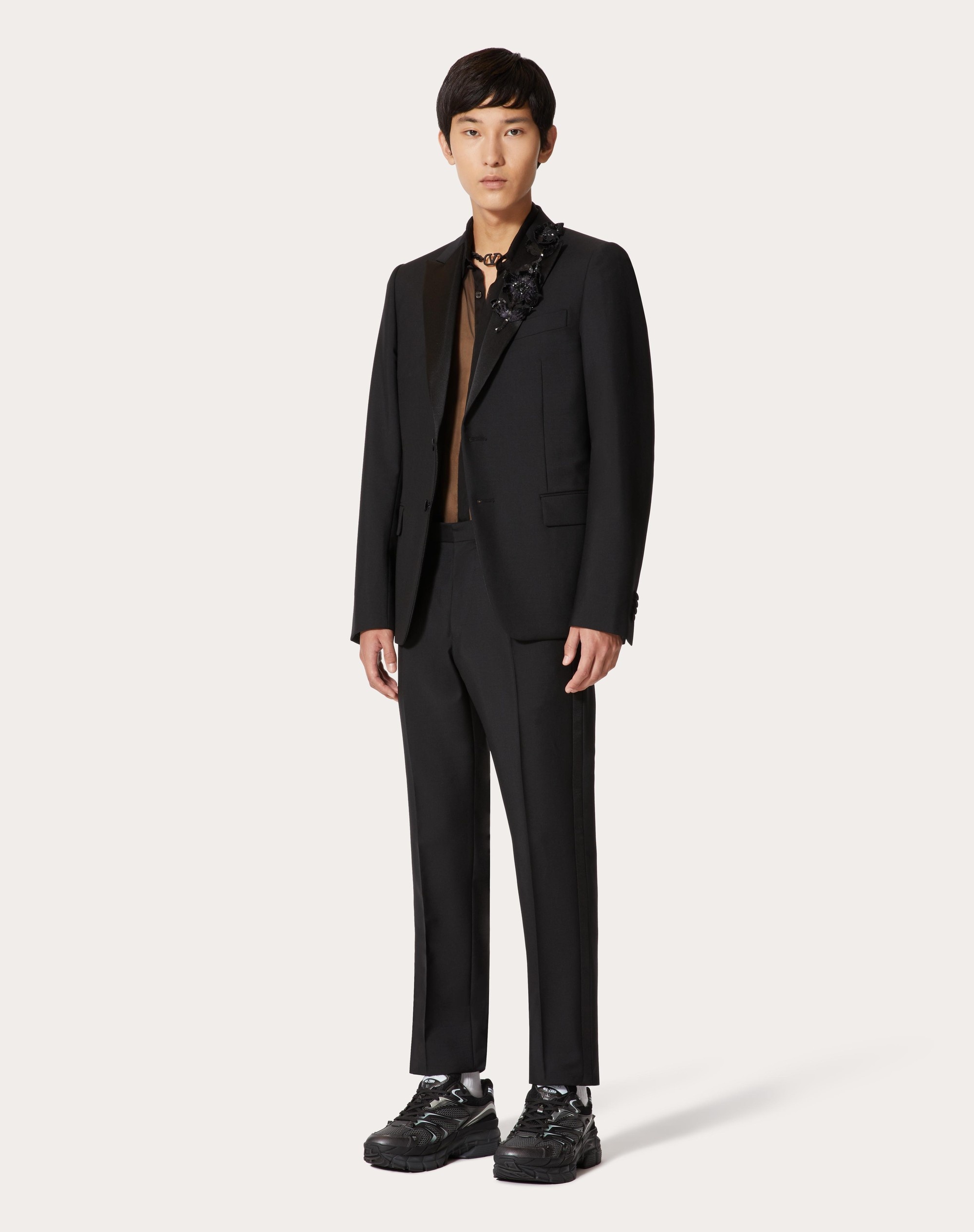 WOOL TUXEDO WITH EMBROIDERED FLORAL PATCH - 2