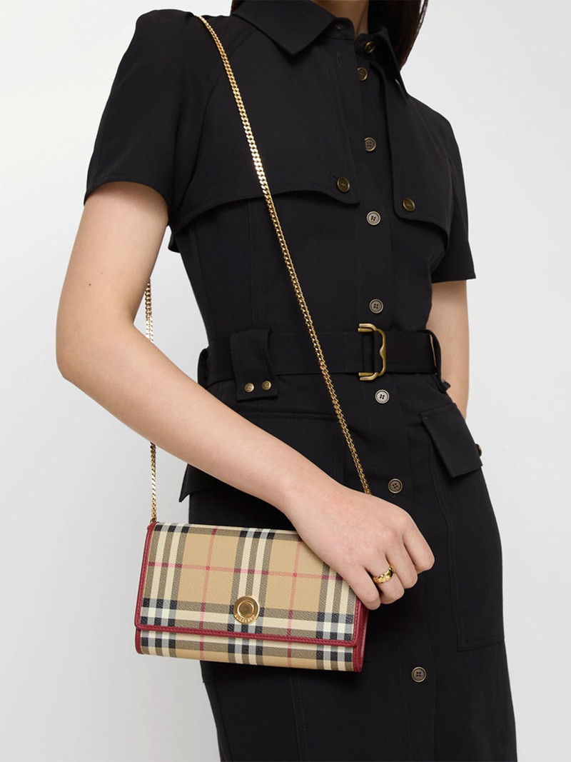Burberry CHECK WALLET WITH CHAIN STRAP outlook