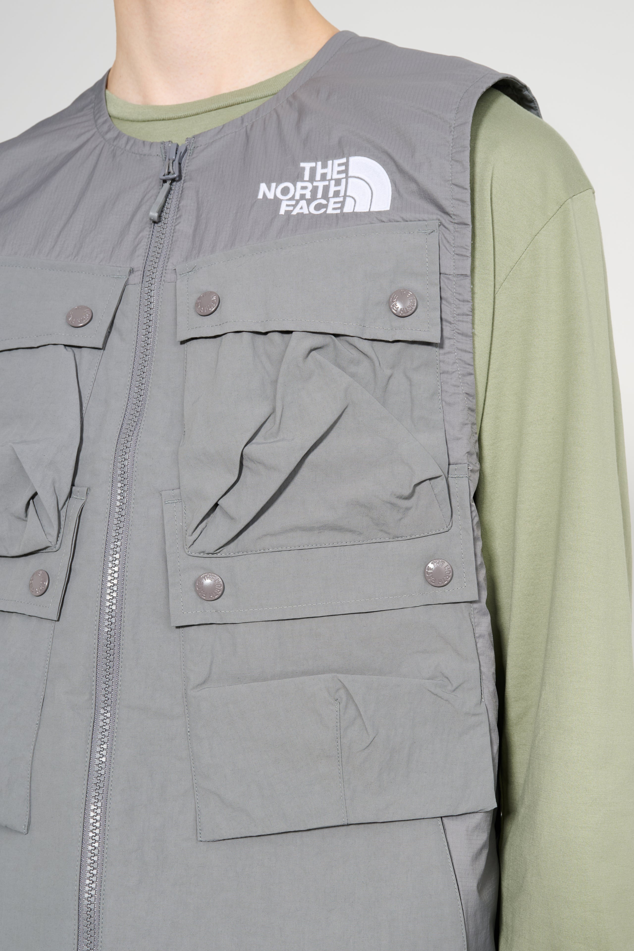 THE NORTH FACE MOUNTAIN WIND VEST SMOKED PEARL - 5