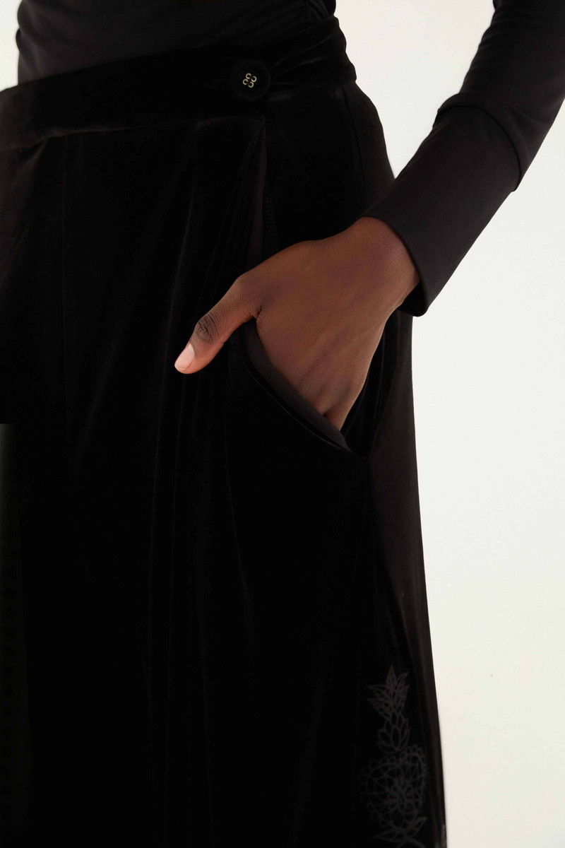 Black Artichoke Heart Richelieu Pants 4