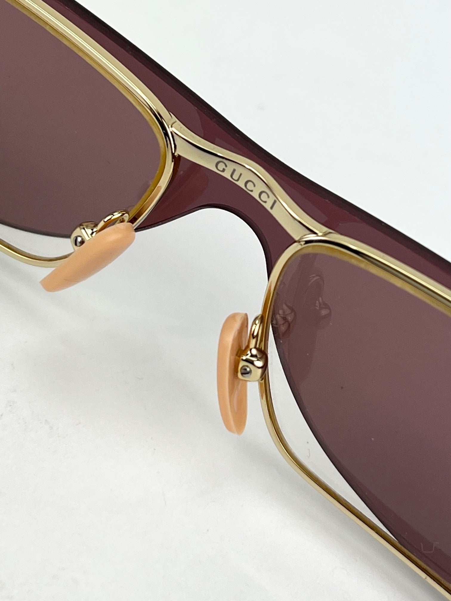 Debsluxurycloset - Gucci Flip-Up Sunglasses Rectangle Red Gold frames GG0363S 002 56 preowned - 6