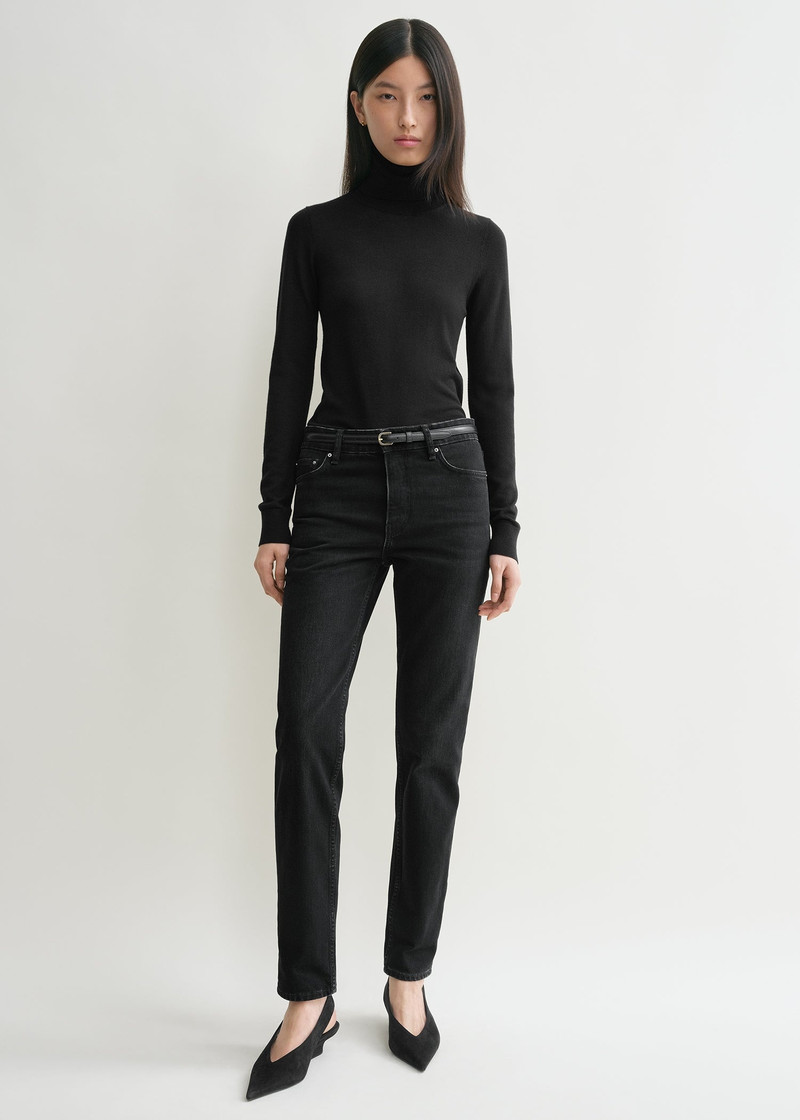 Totême Low taper denim faded black outlook