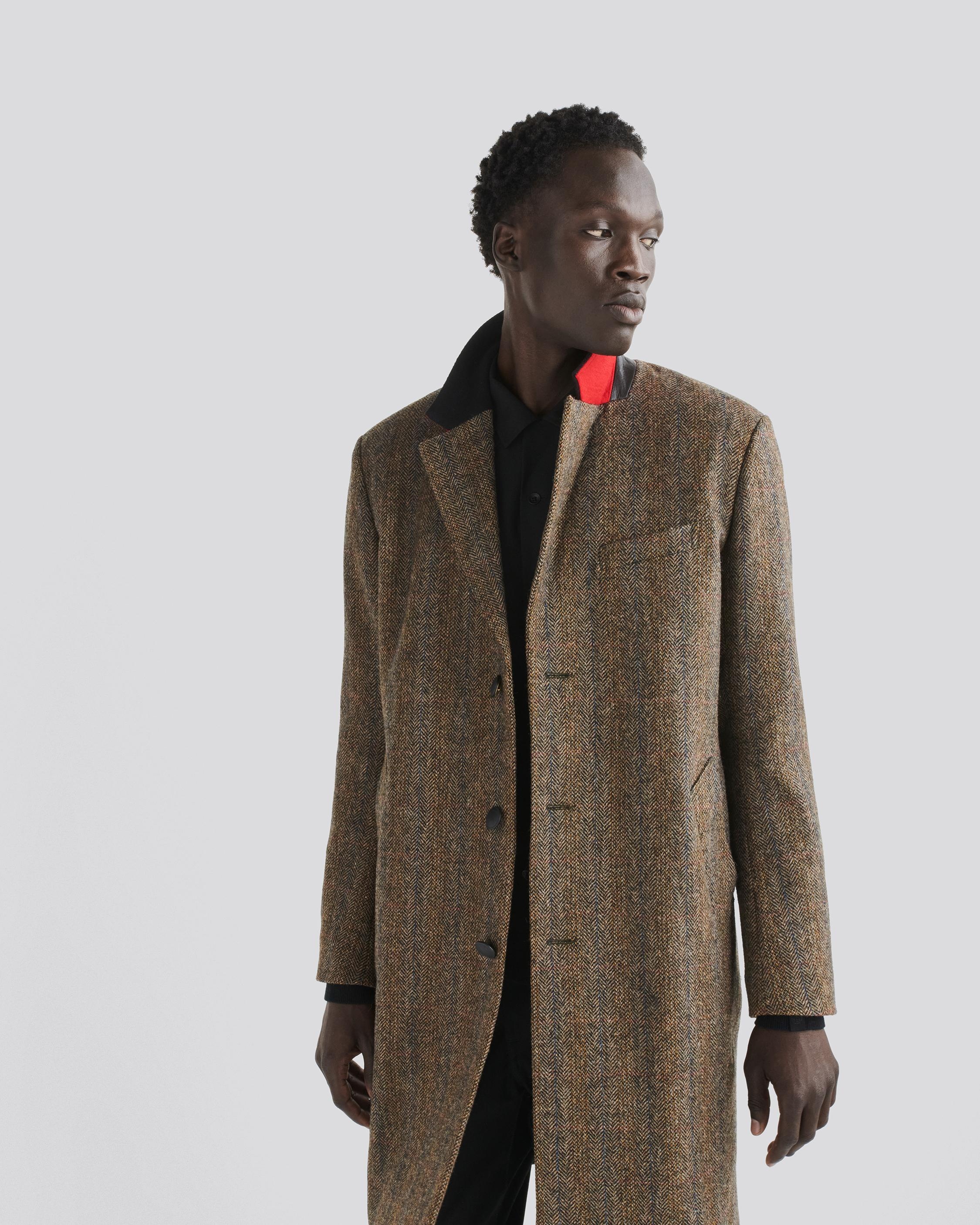 Elias Heritage Wool Topcoat
Tailored Fit - 6