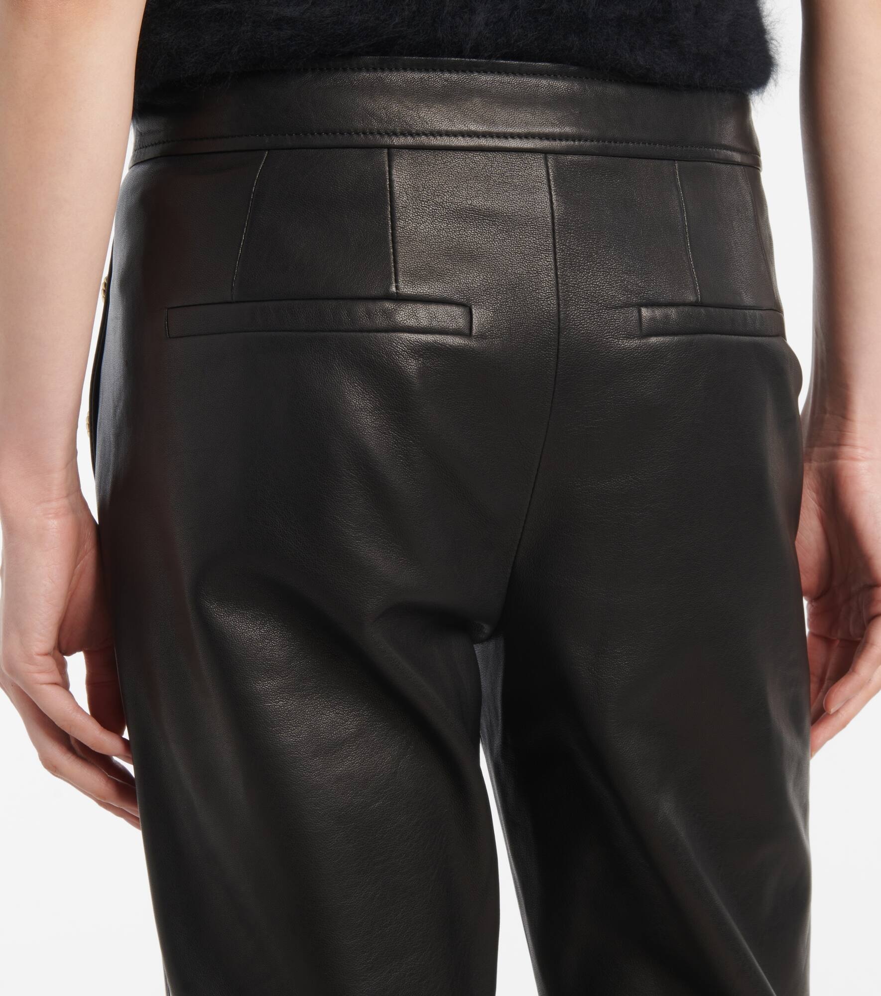 Sleek Statement leather flared pants - 6