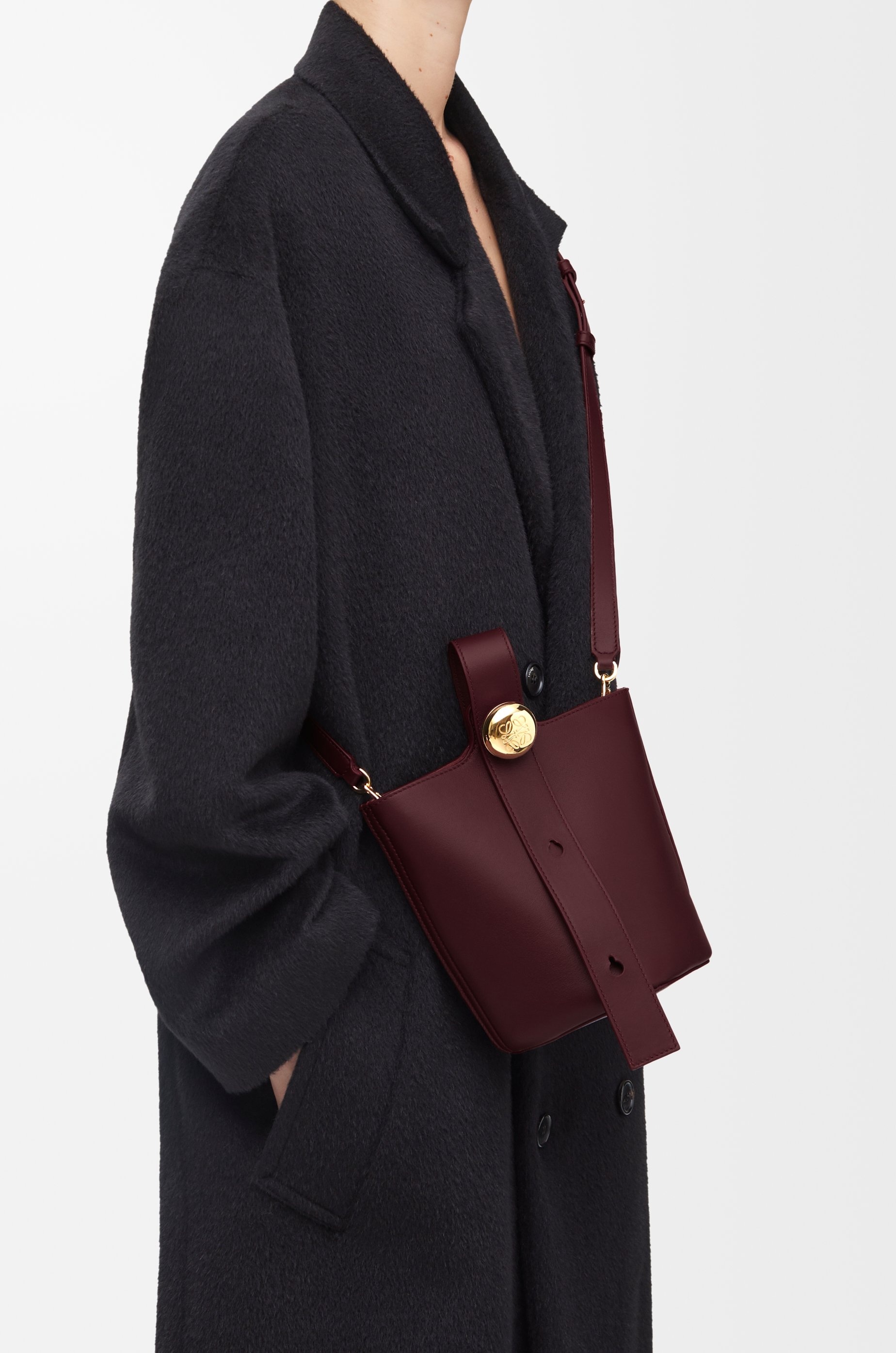 Mini Pebble Bucket bag in mellow calfskin - 4