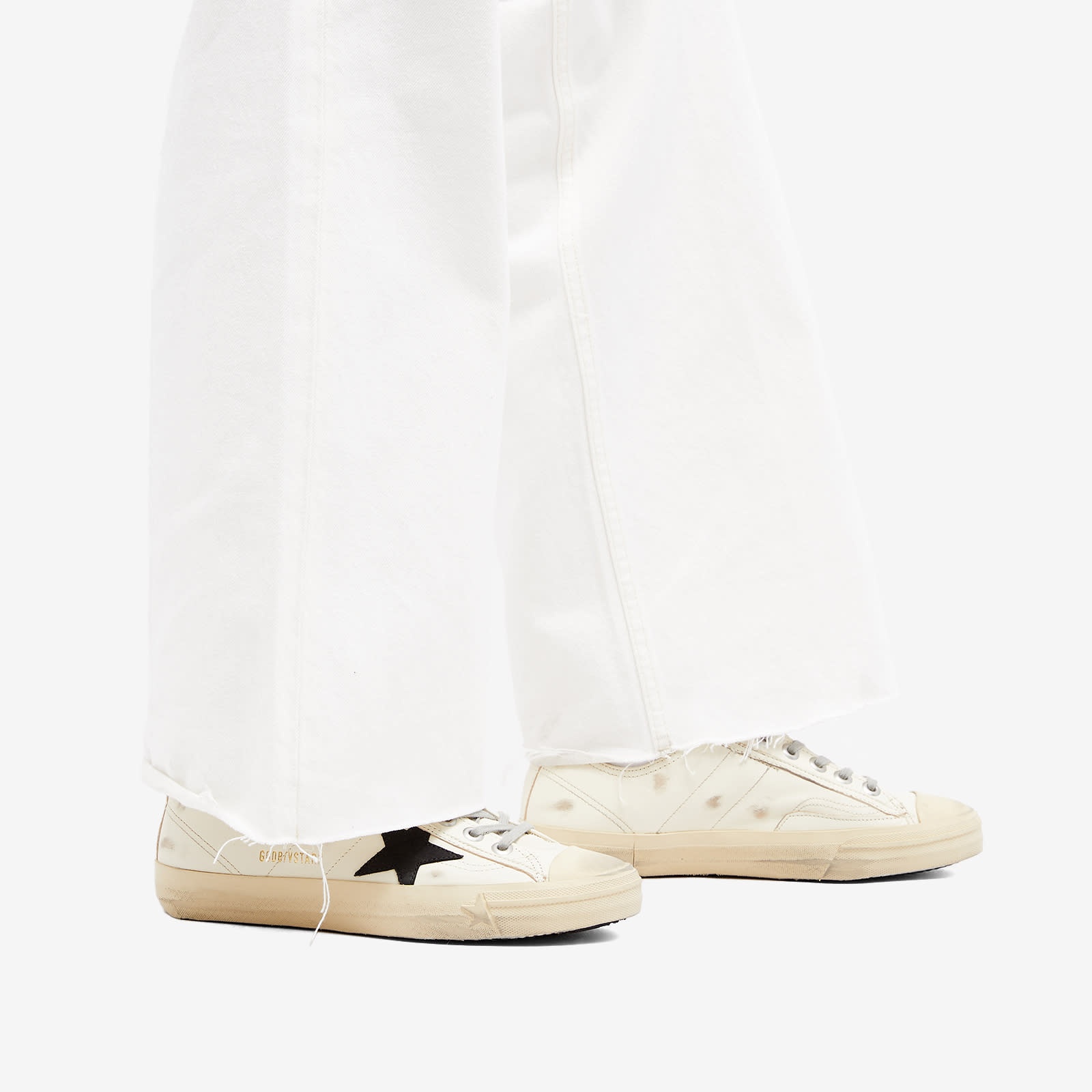 Golden Goose V-Star Sneaker - 6