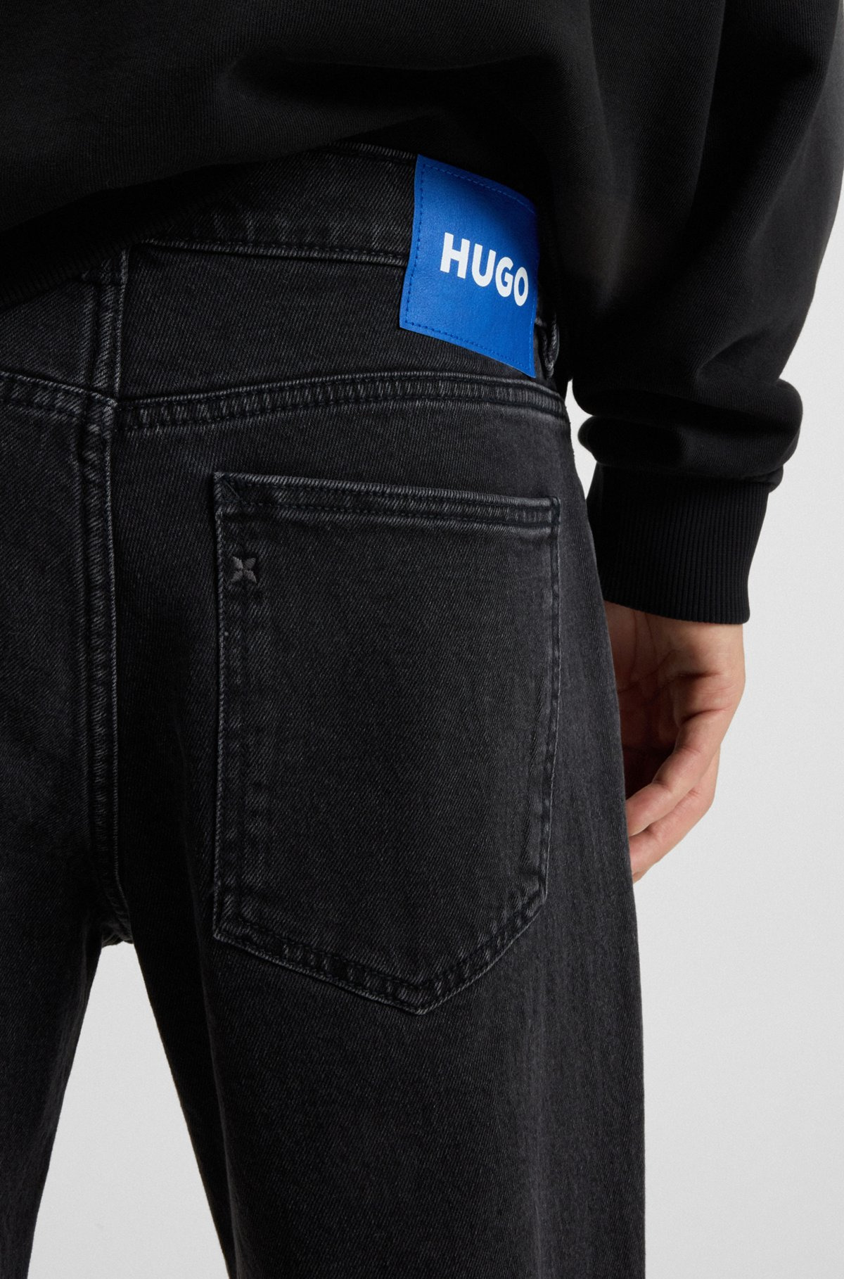 TAPERED-FIT JEANS IN GRAIN-EFFECT BLACK DENIM - 5