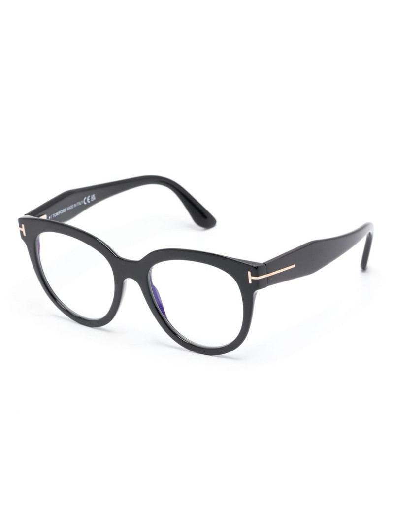 TOM FORD cat-eye glasses outlook