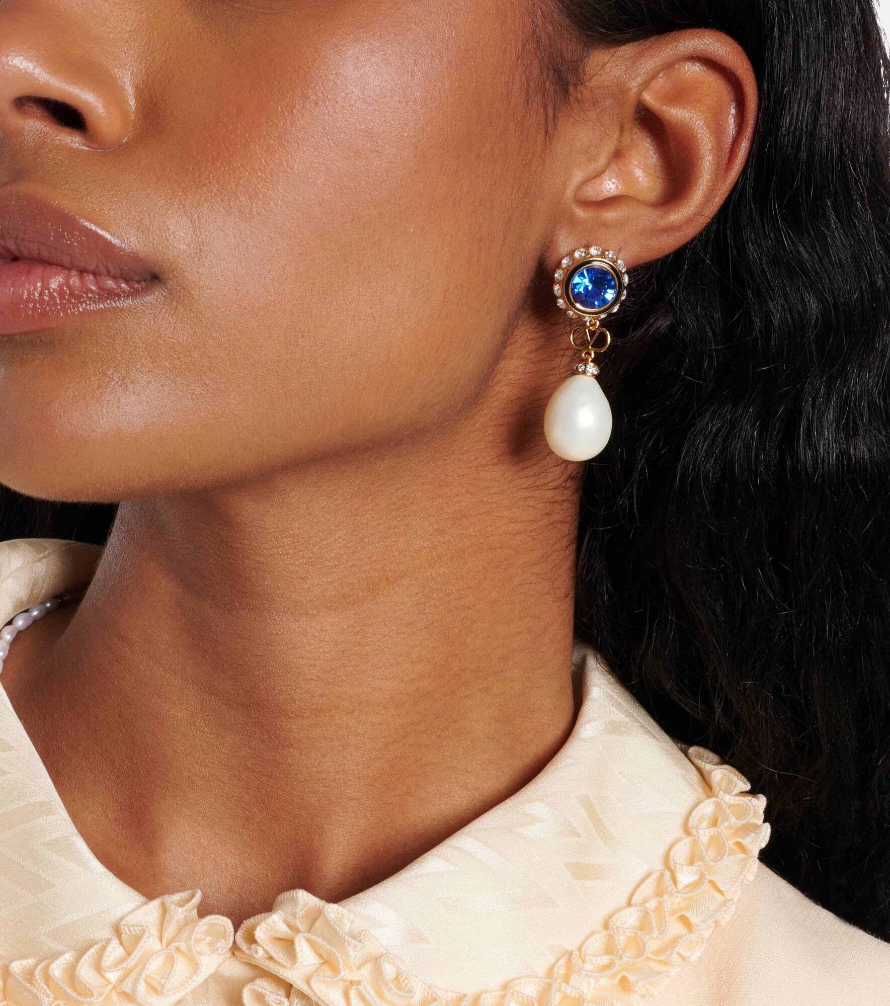 VLogo embellished drop earrings - 6