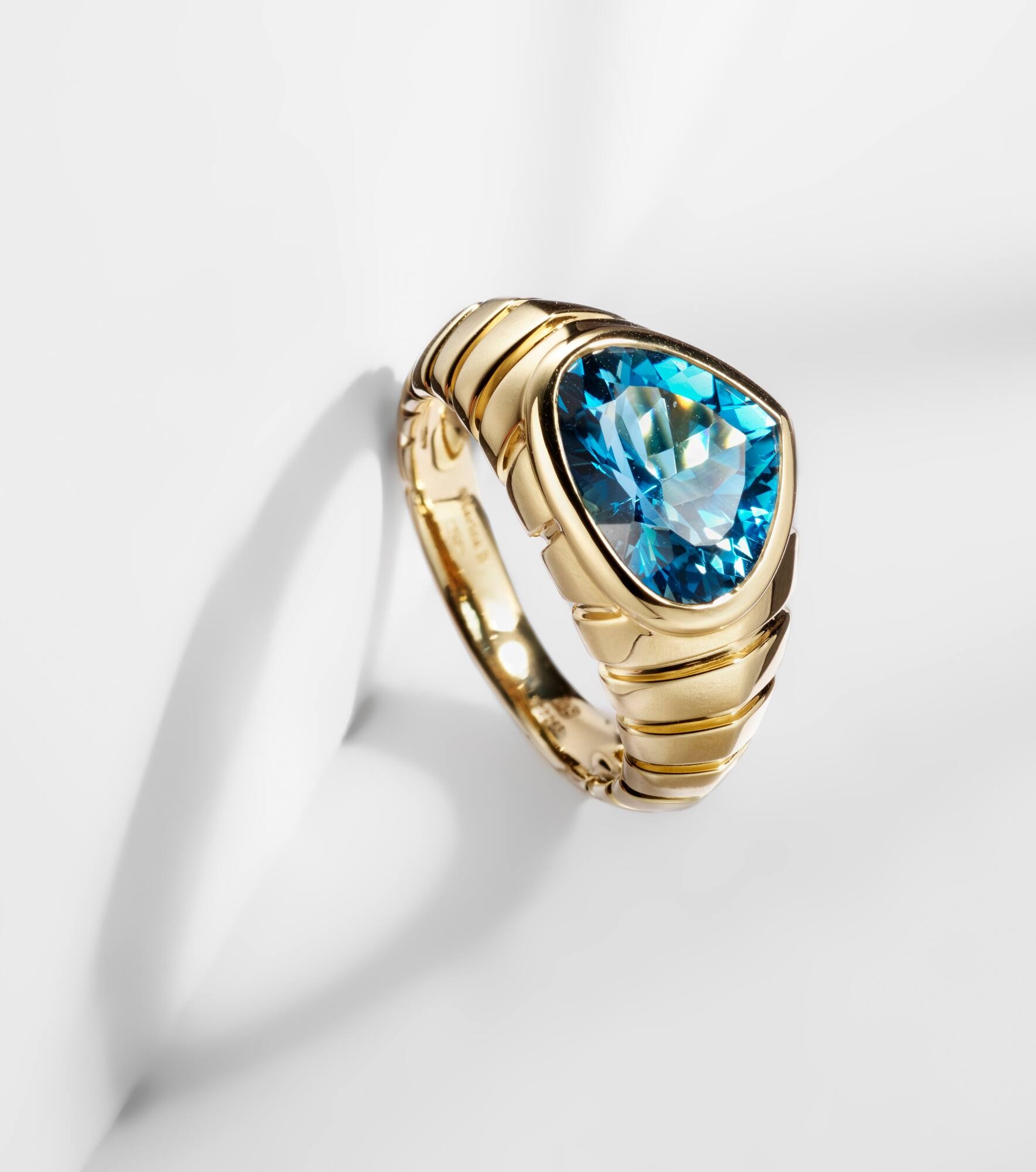 Timo 18kt gold ring with topaz - 5