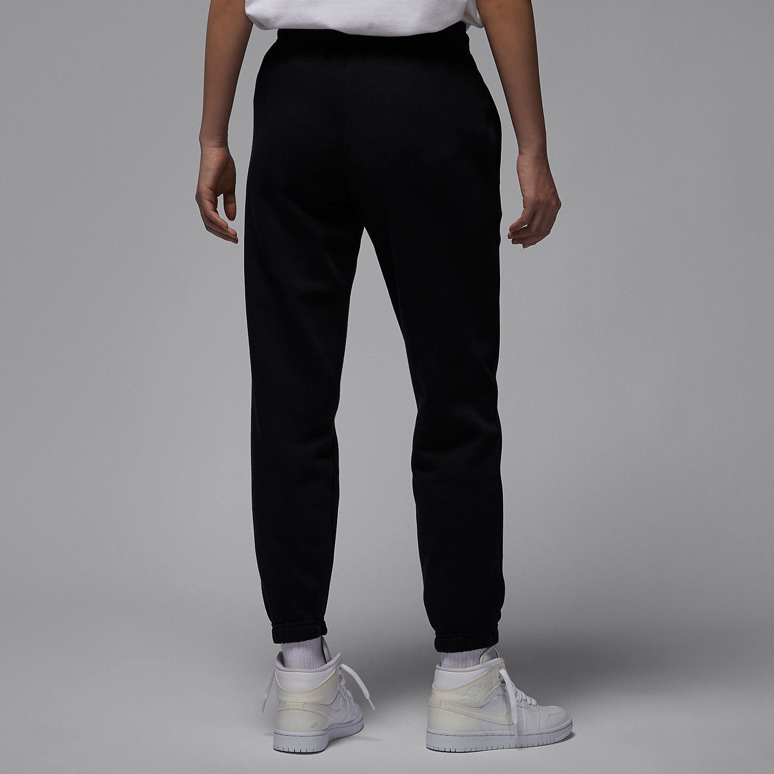 (WMNS) Air Jordan Brooklyn Fleece 'Black' FN4495-010 - 5