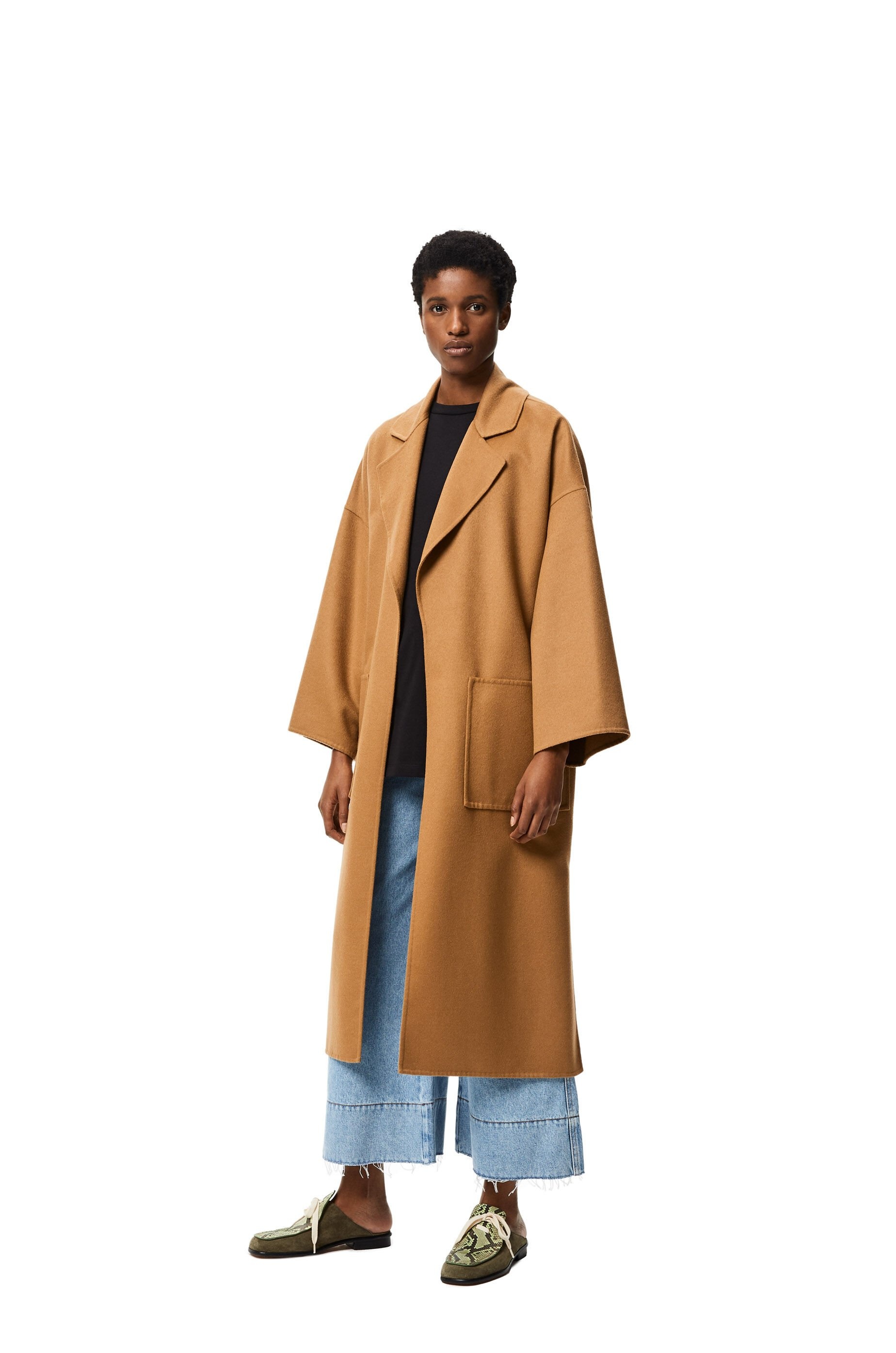 Oversize belted coat in wool and cashmere - 2