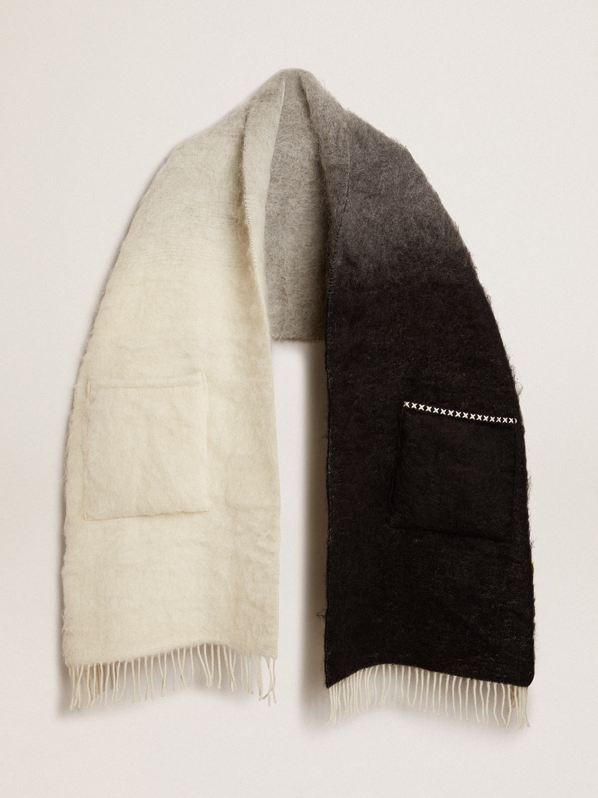 Black and white scarf with pockets - 1