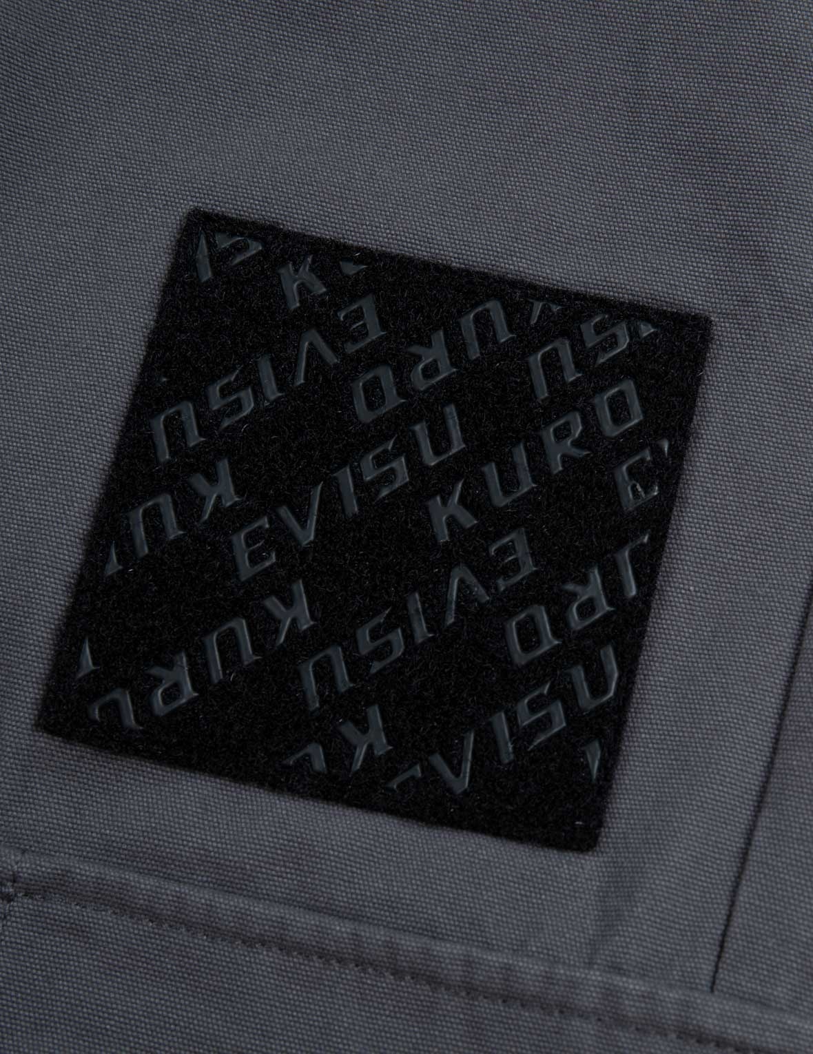 Logo Embossed Patch Fashion fit Cargo Pants - 10