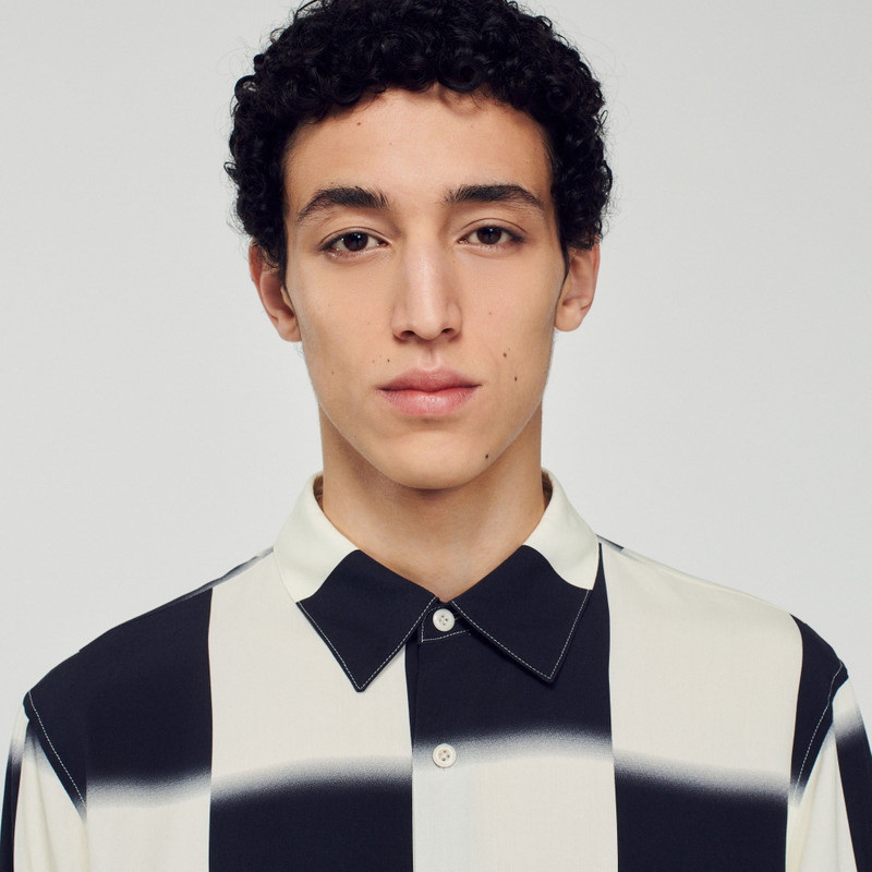 Flowing shirt with check print 4