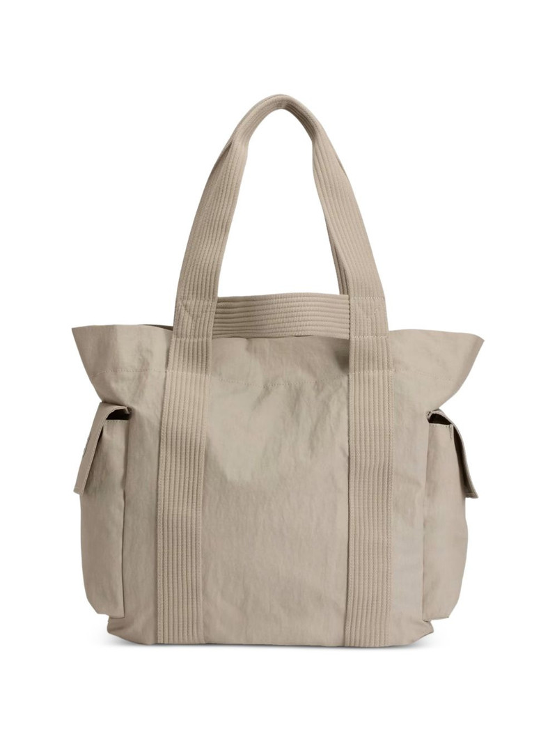 flap-pocket shoulder bag 3